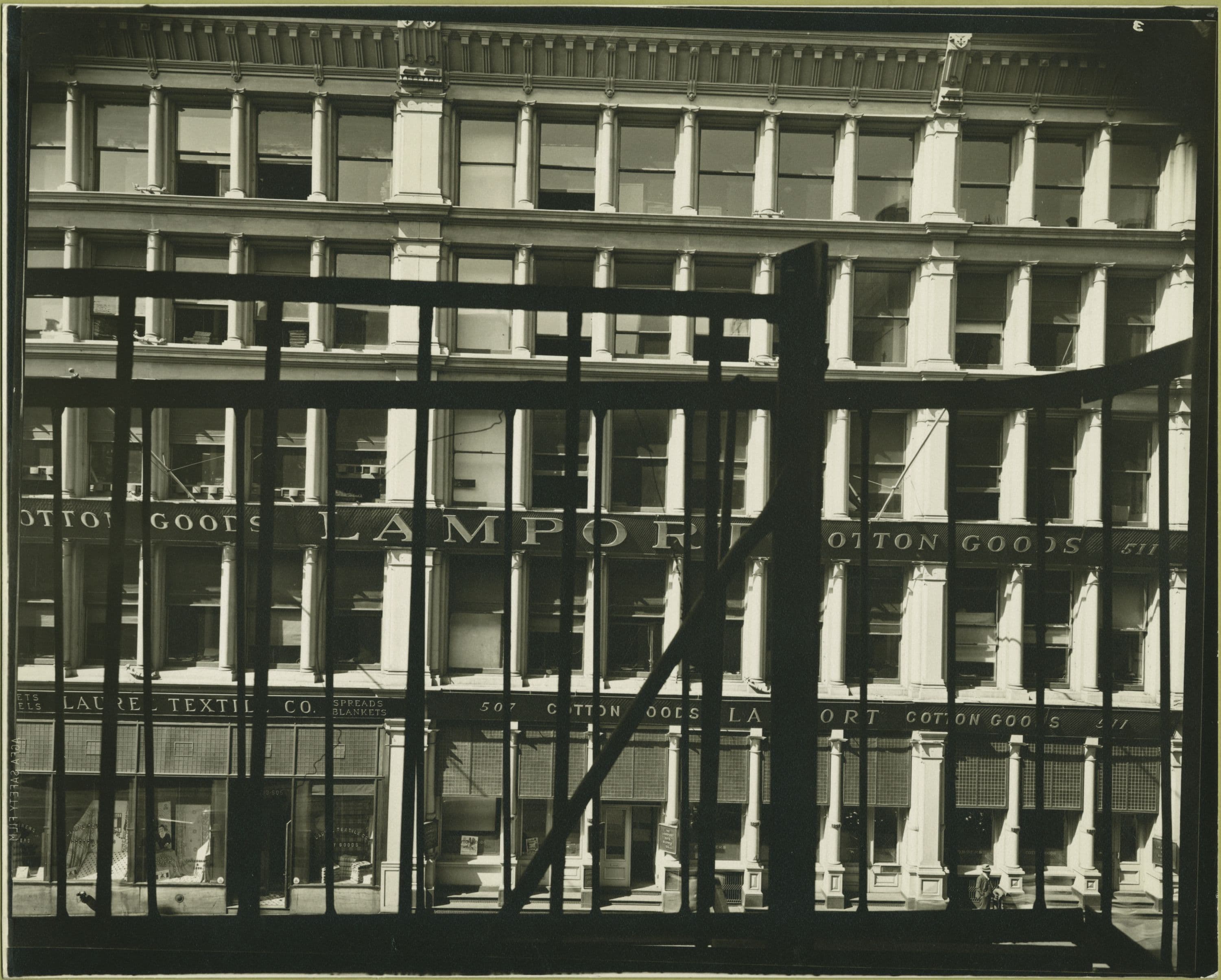 Manhattan: Broadway - [Broome Street]
