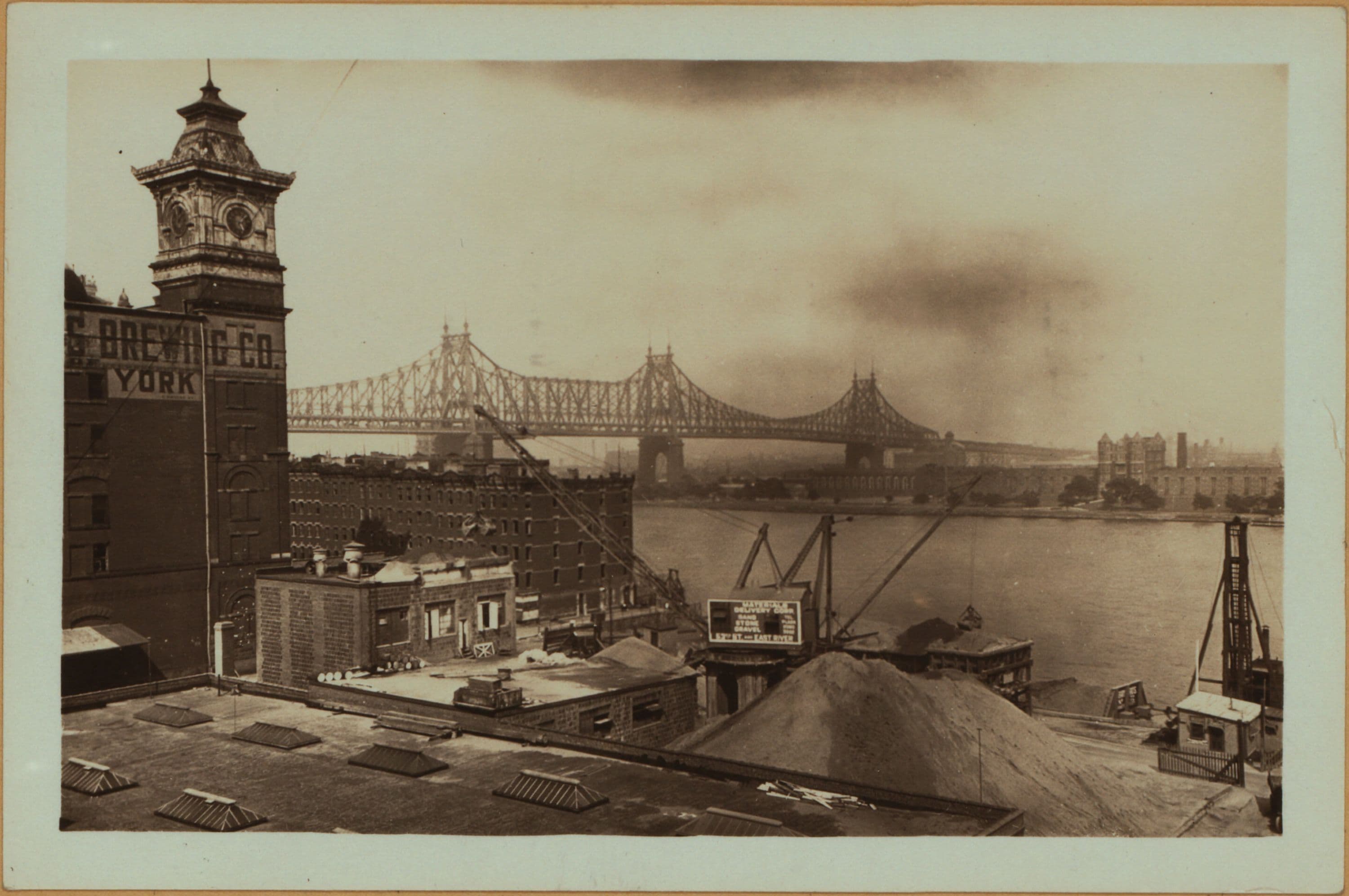 Bridges - Queensboro [Queensborough] Bridge - [S.S. Congo at East 53rd Street dock, Manhattan.]