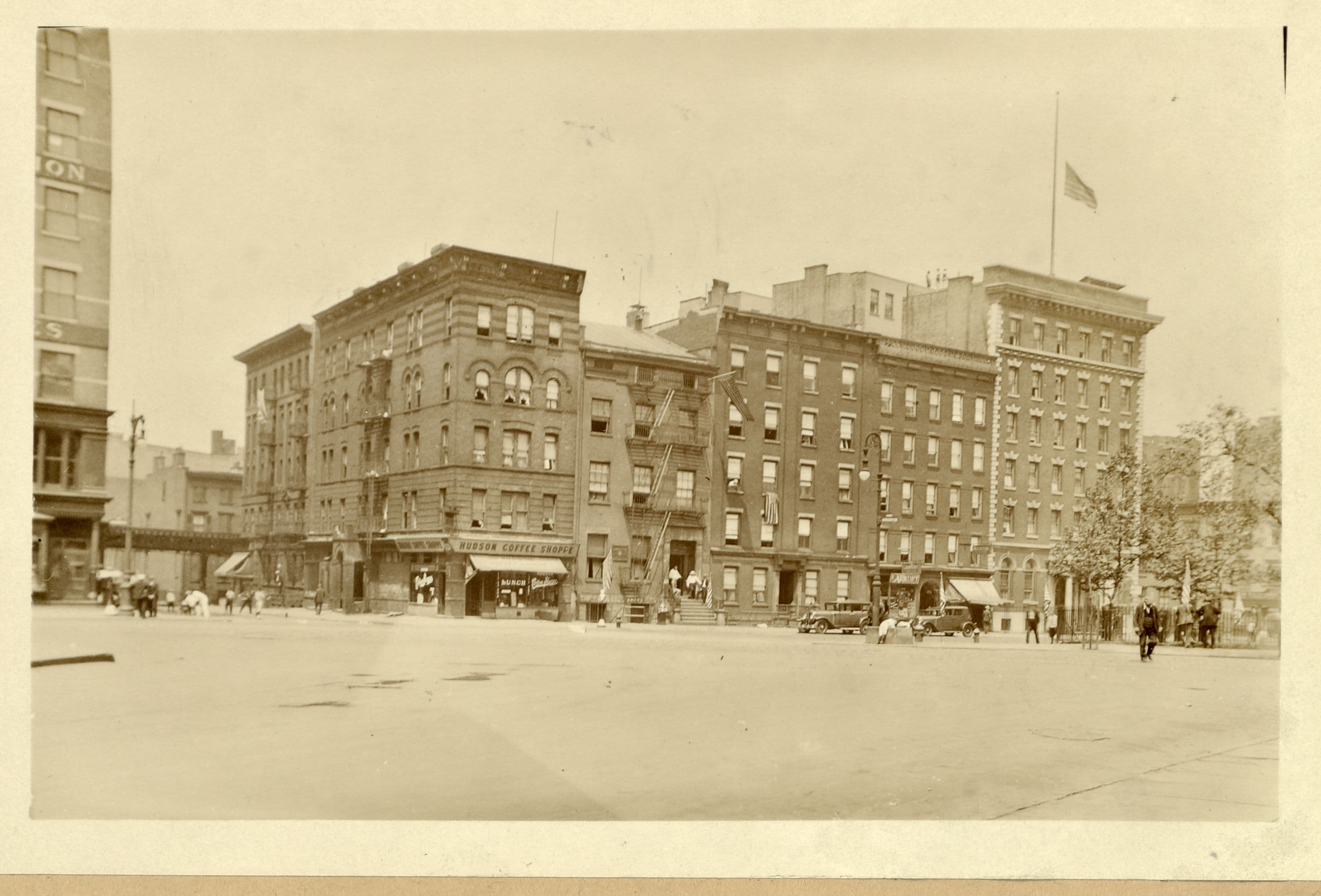 Manhattan: Bethune Street - 12th Street