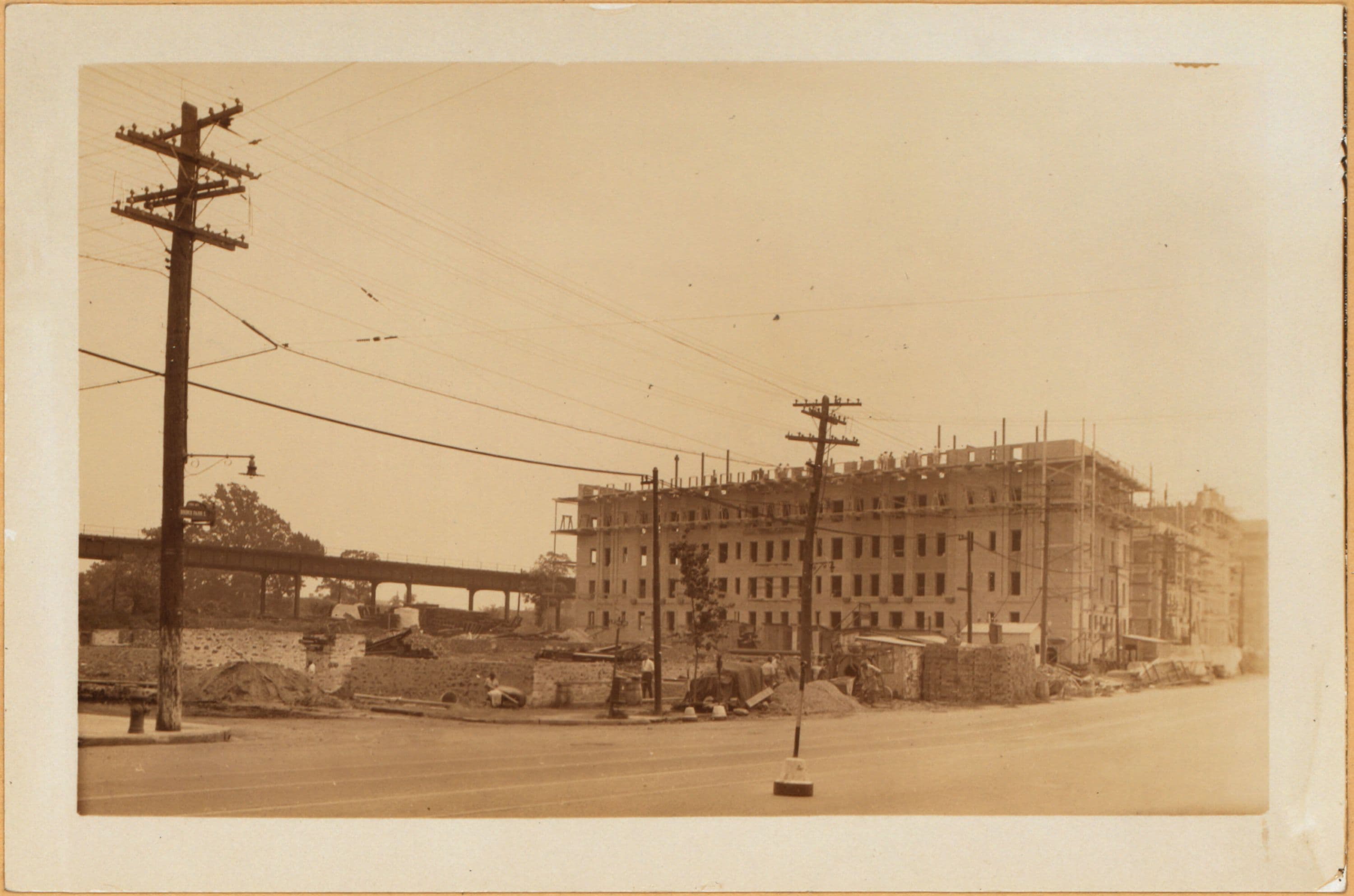 Bronx: Bronx Park East - Lydig Avenue