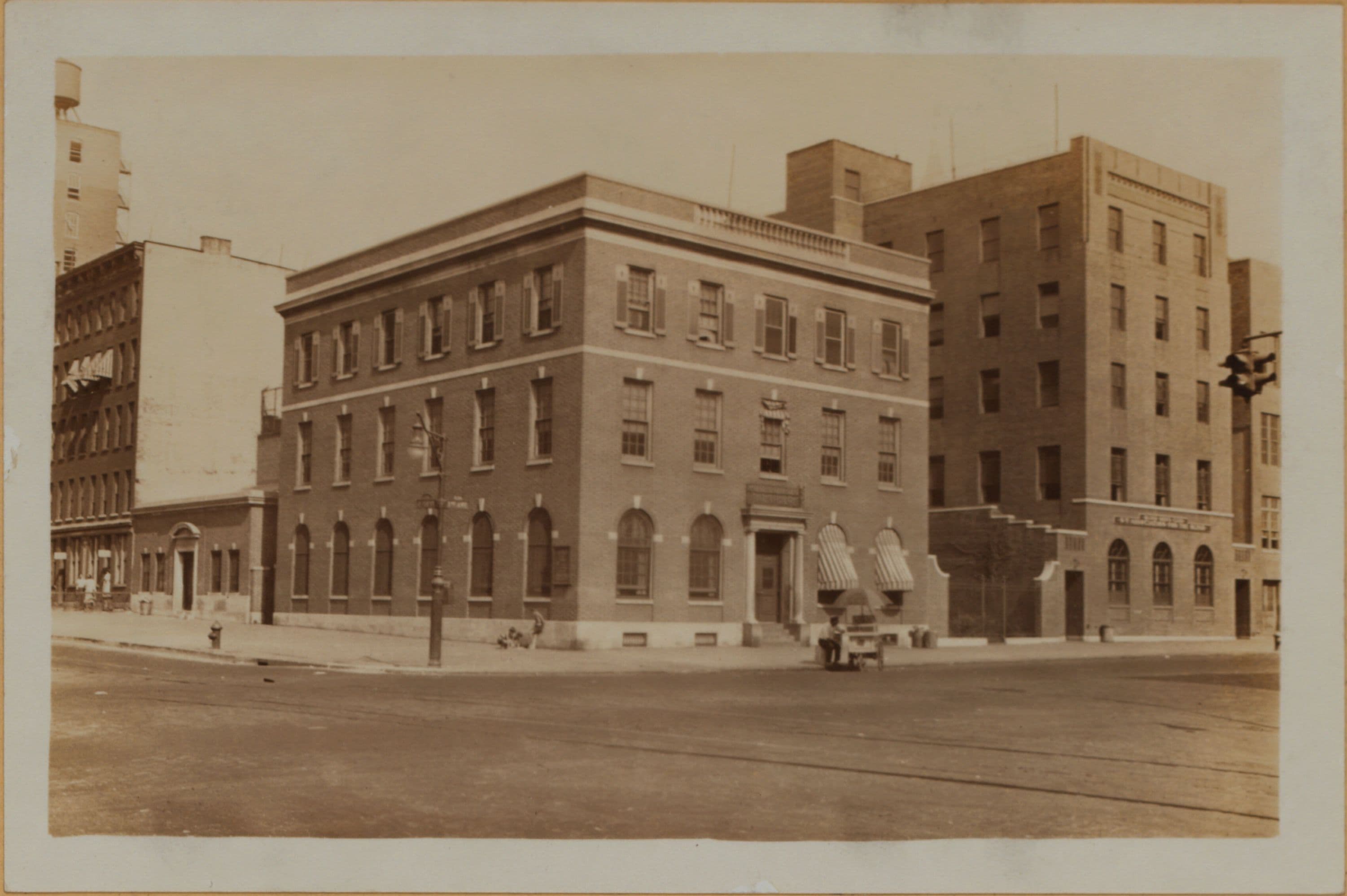 Manhattan: 1st Ave. - 34th St. E.
