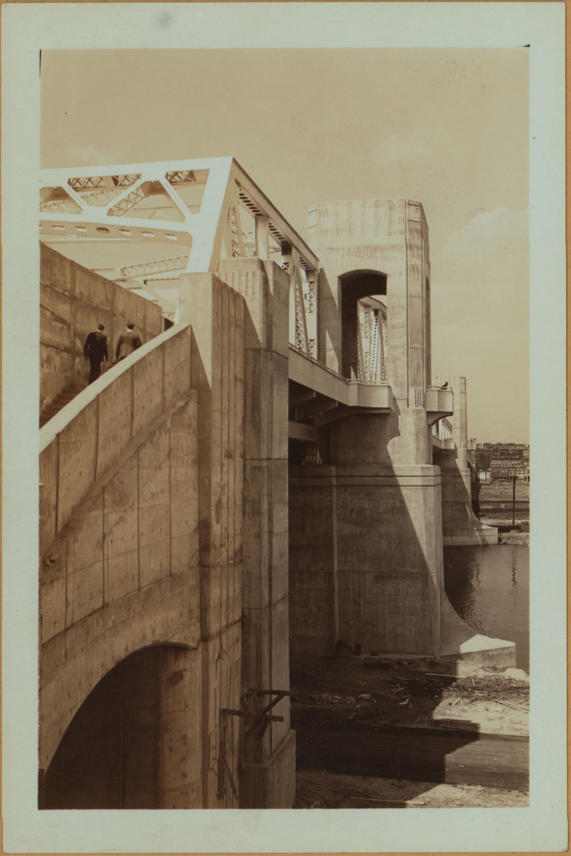 Bridges - Triborough Bridge - [Pedestrian walk - Bronx.]