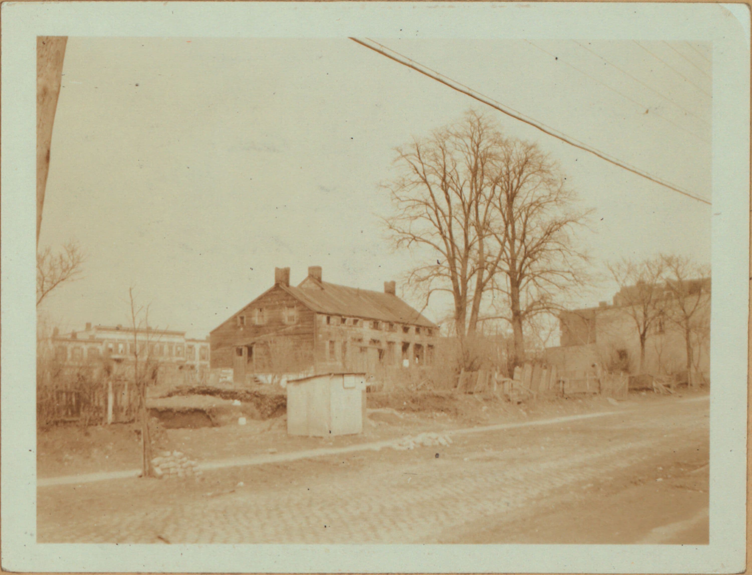 Queens: Maspeth Avenue - 59th Place