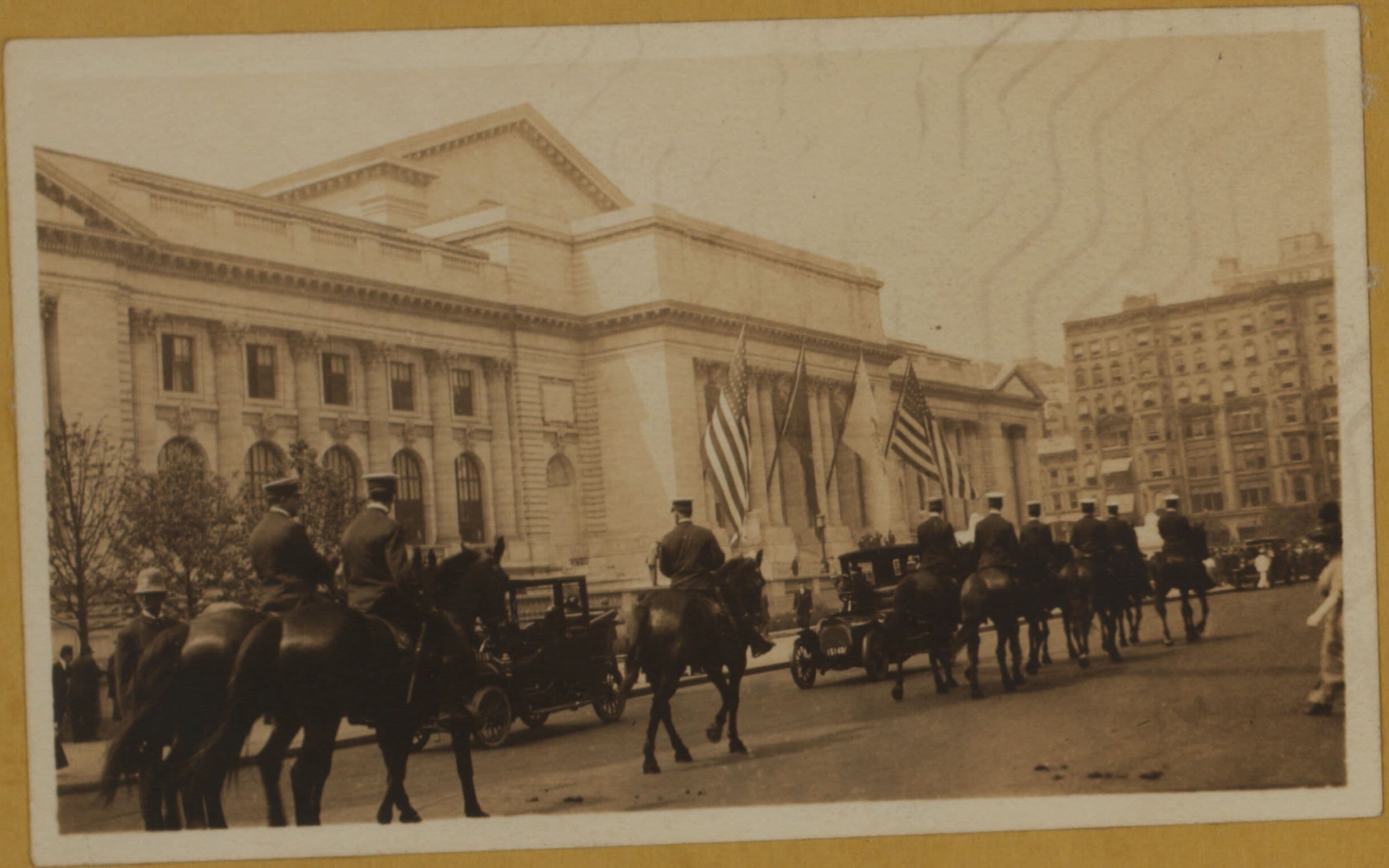 Manhattan: 5th Avenue - 40th Street, 1911