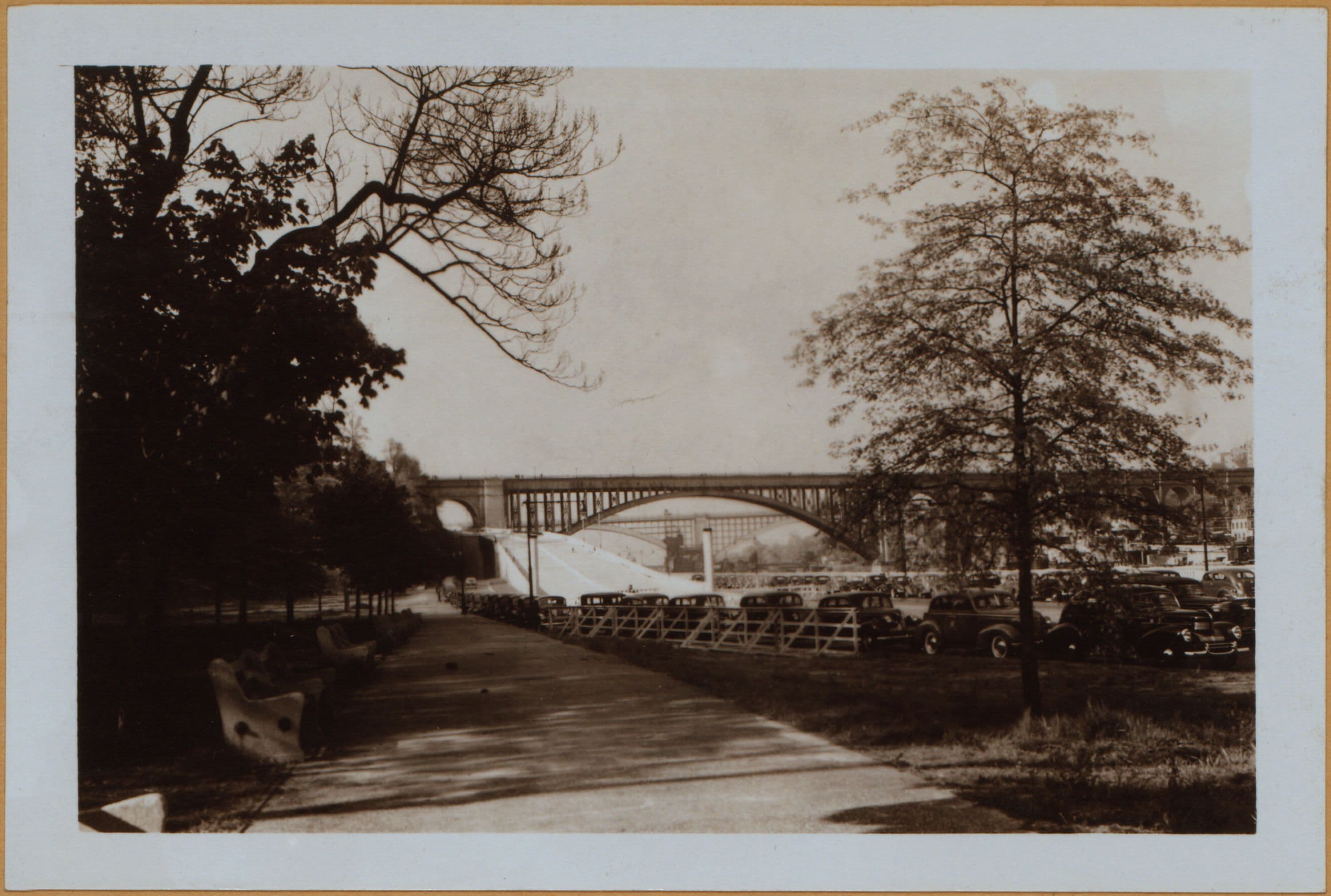 Manhattan: High Bridge Park - [181st Street bridge.]