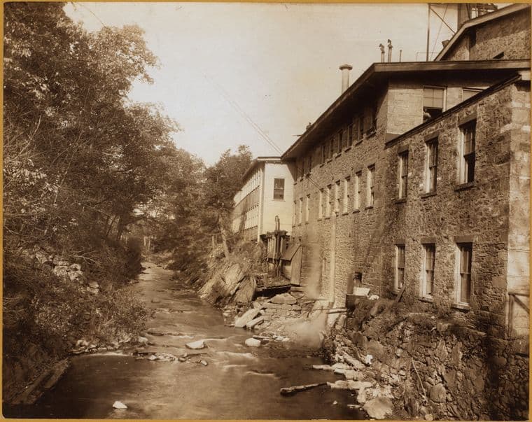 Bronx: Bronx River Parkway - 174th Street (East)