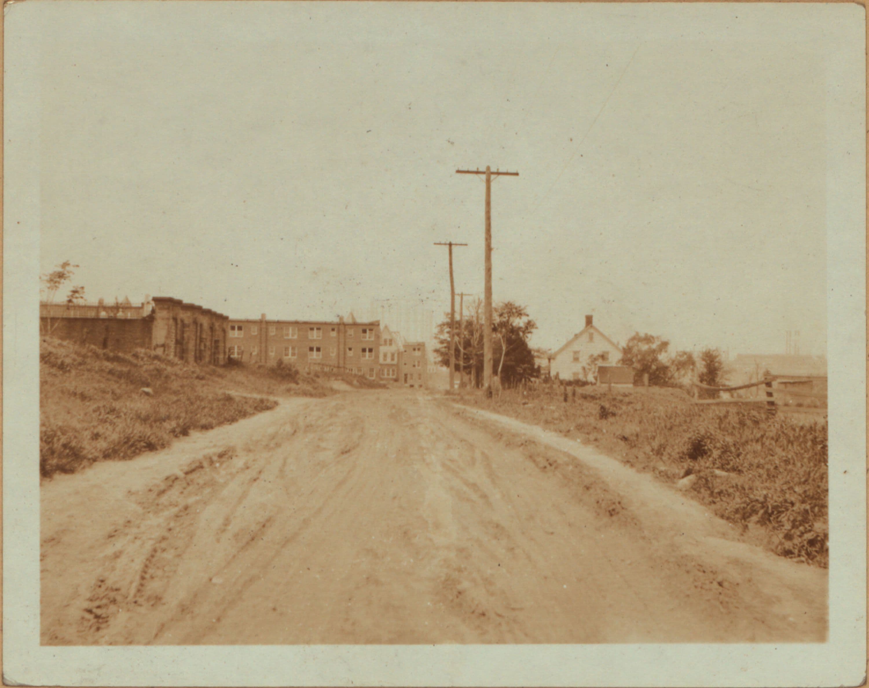 Queens: 20th Road - 33rd Street