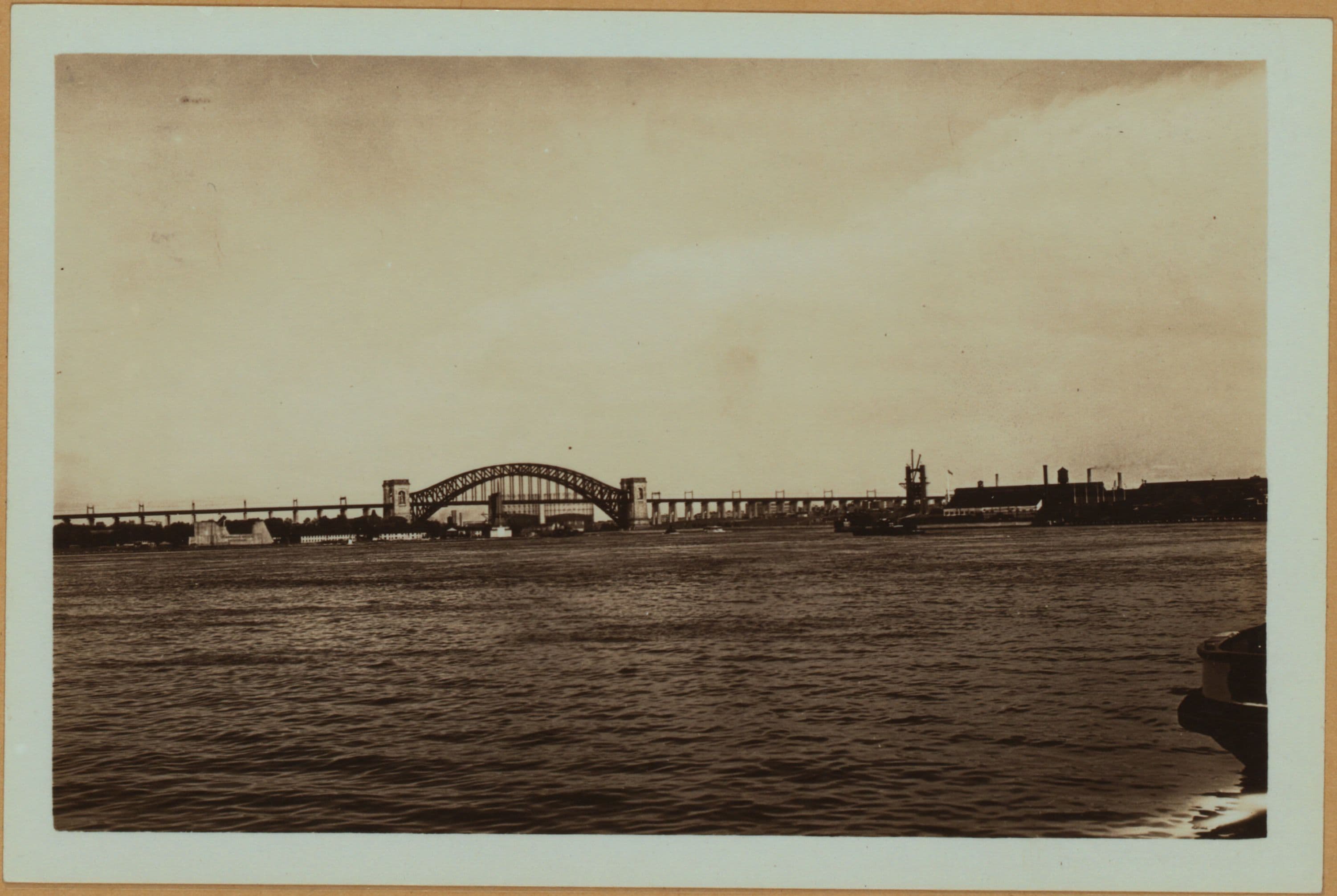 Bridges - Hell Gate Bridge - [Carl Schurz Park.], 1934