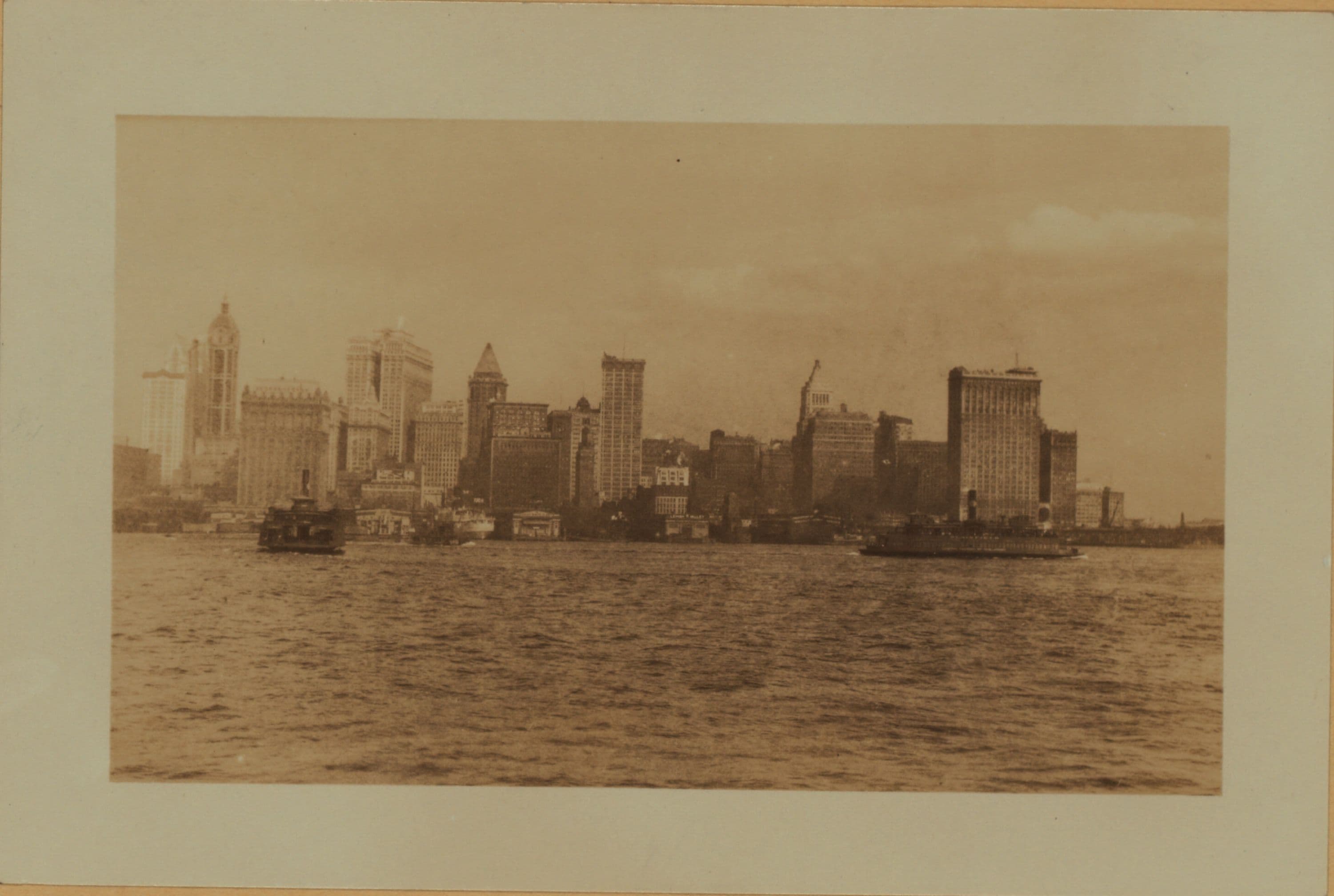 North (Hudson) River - Shore and Skyline - Manhattan - Battery - 14th Street - [Bankers Trust Company ; Columbia Trust Company ; Equitable Trust Company ; Irving Trust Company ; Singer Manufacturing Company ; Whitehall Building ; Bankers Trust Company ; Columbia Trust Company ; Equitable Trust Company ; Irving Trust Company ; Singer Manufacturing Company ; Whitehall Building].