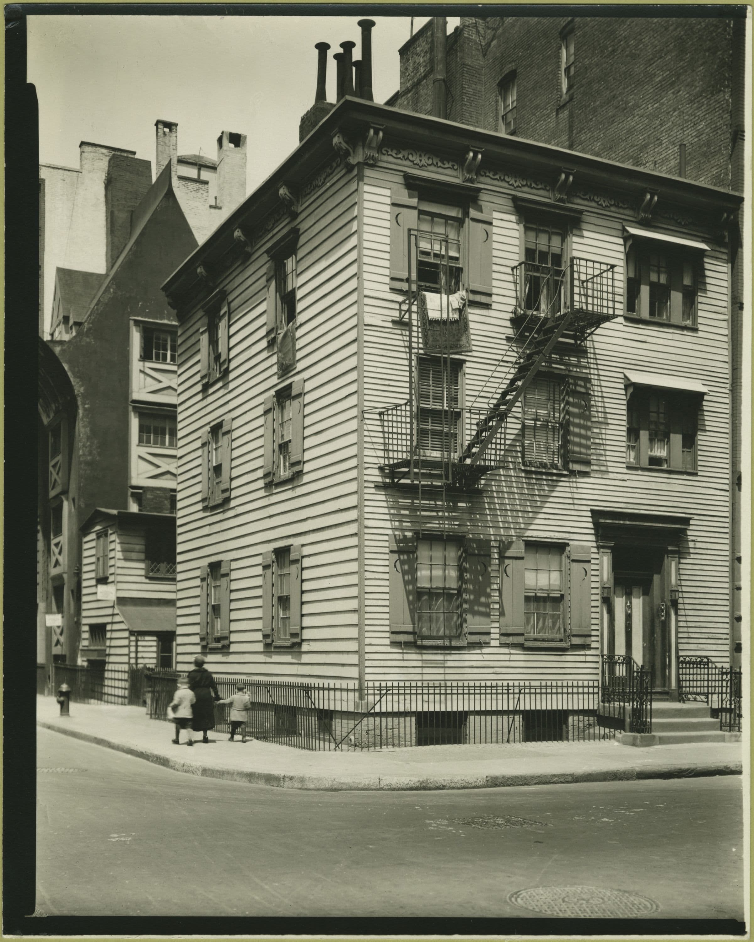 Manhattan: Bedford Street - Grove Street.
