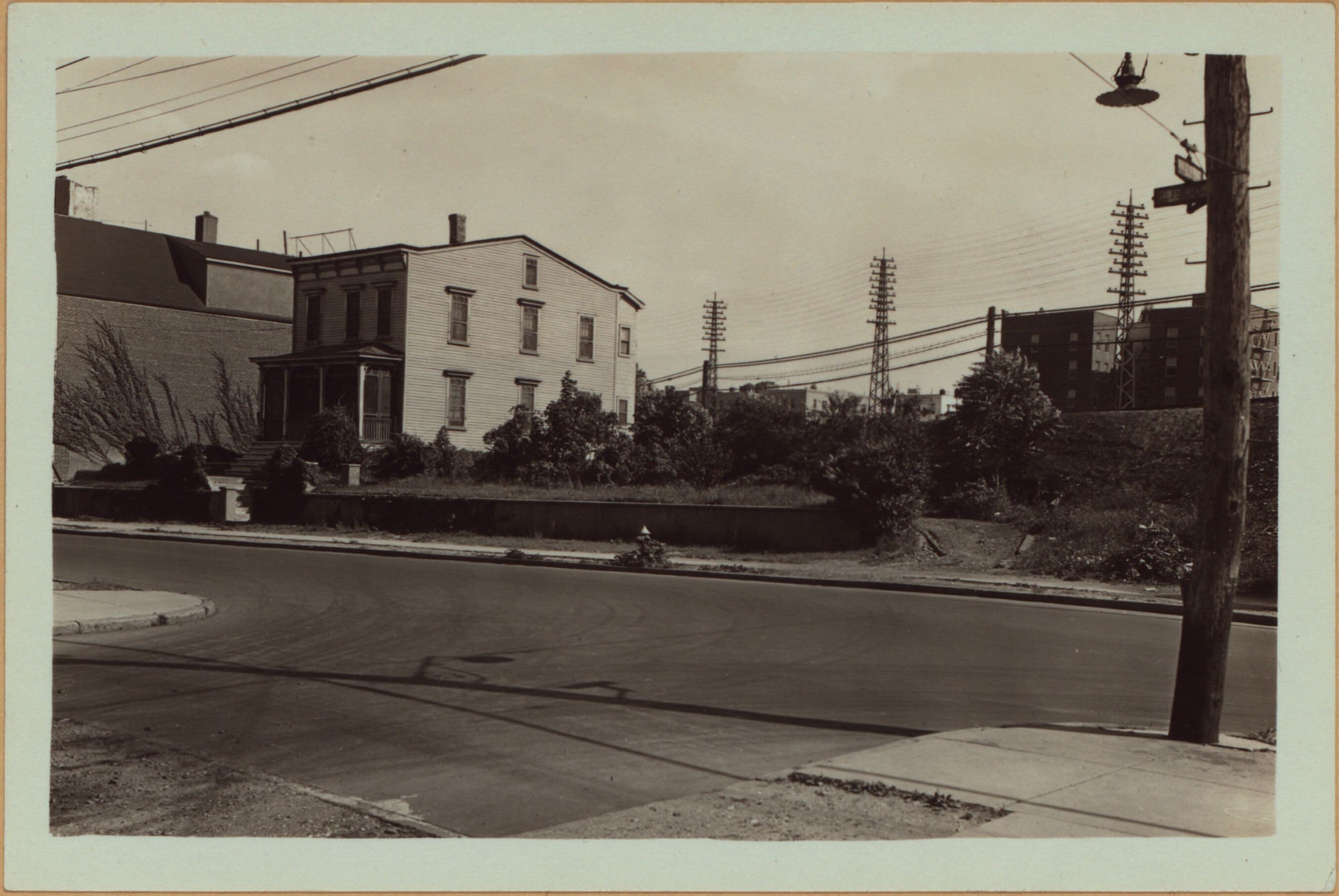 Queens: 39th Avenue - 59th Street