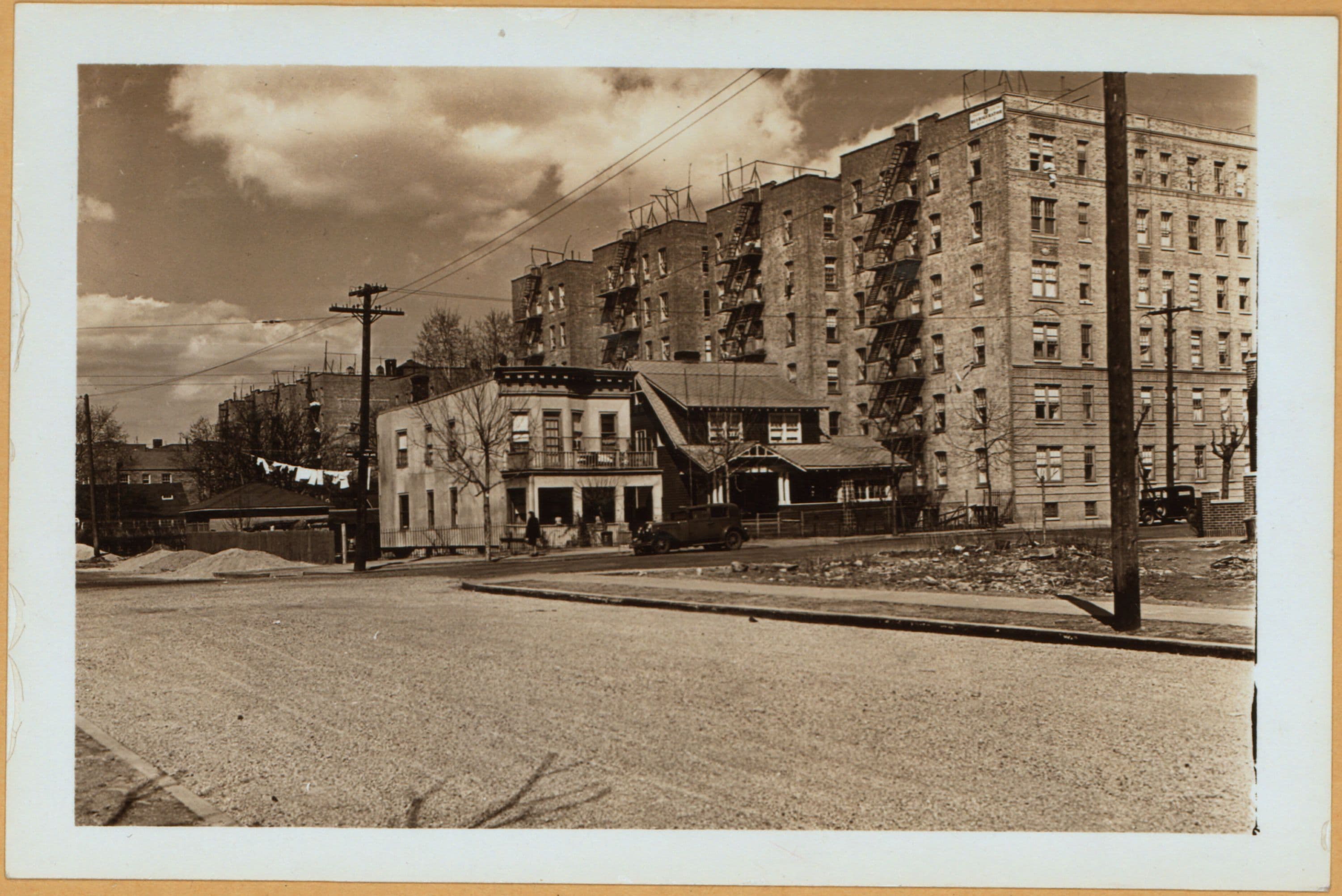 Bronx: Mace Avenue - Barker Avenue