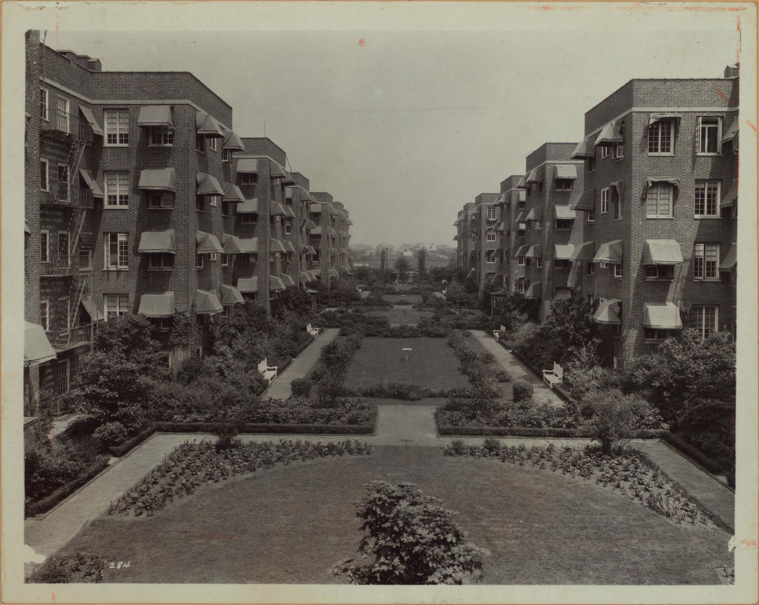 Queens: 35th Avenue - 76th Street