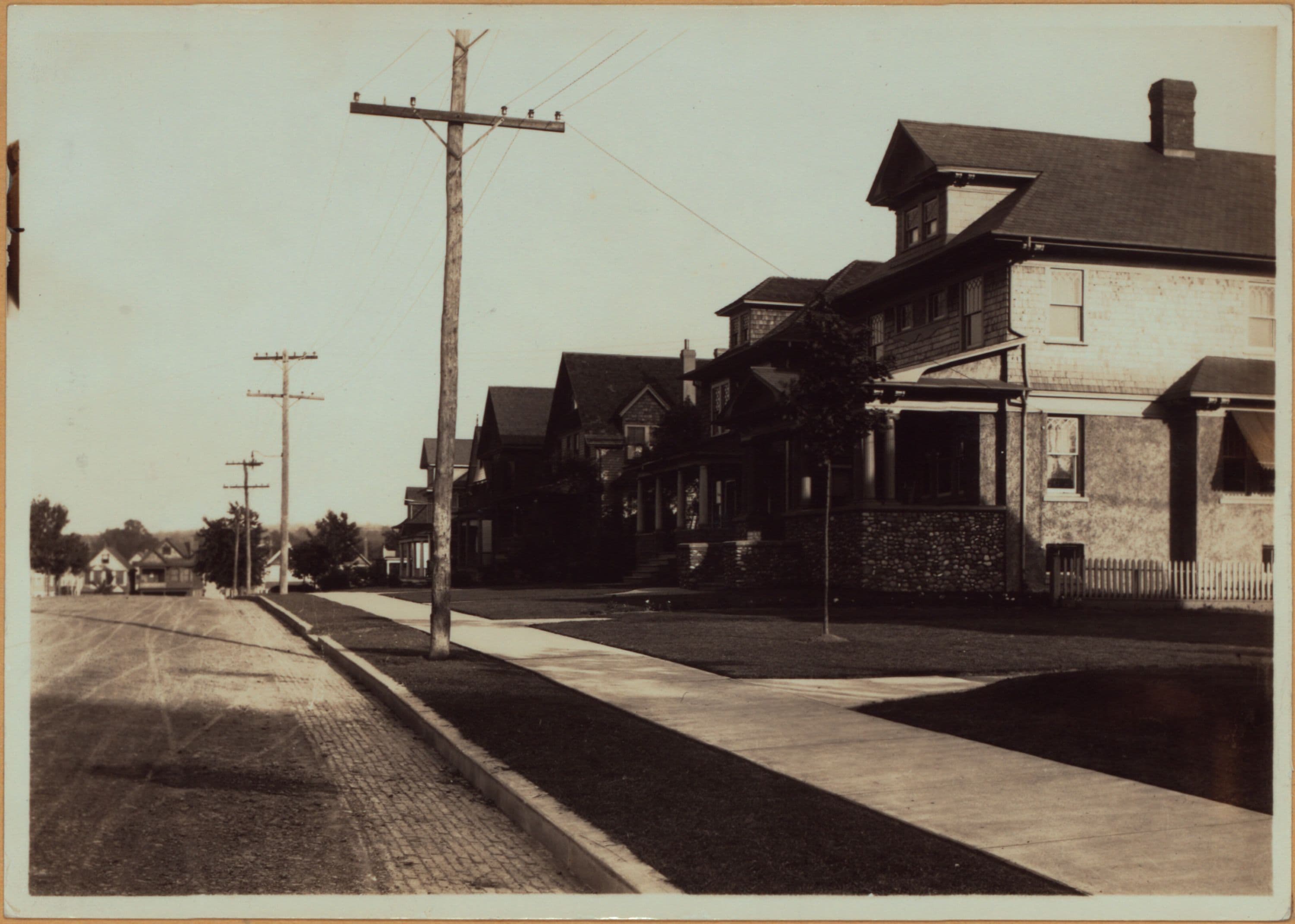 Richmond: Clinton Place - Richmond Avenue