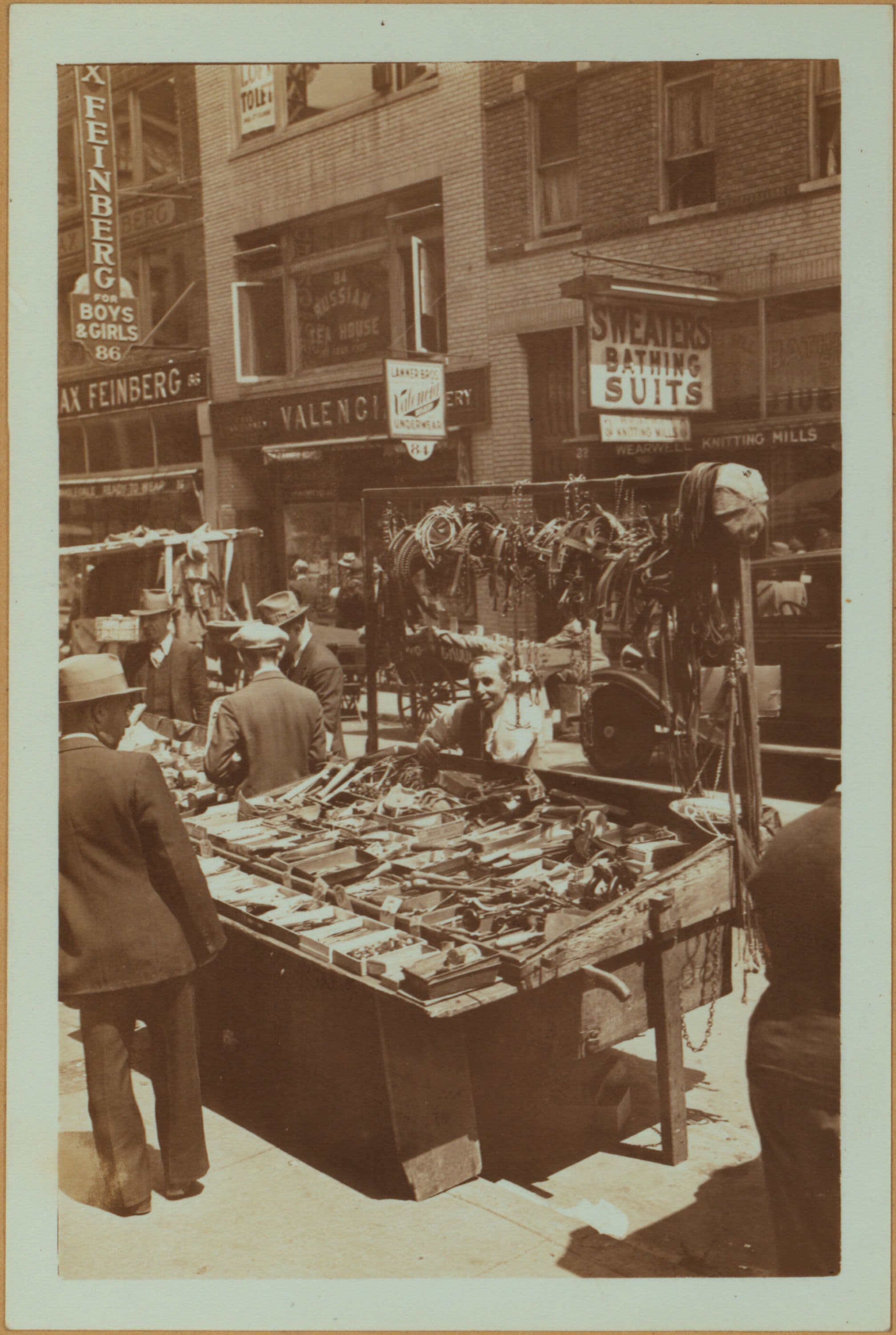 Occupations - Peddlers - Tools.