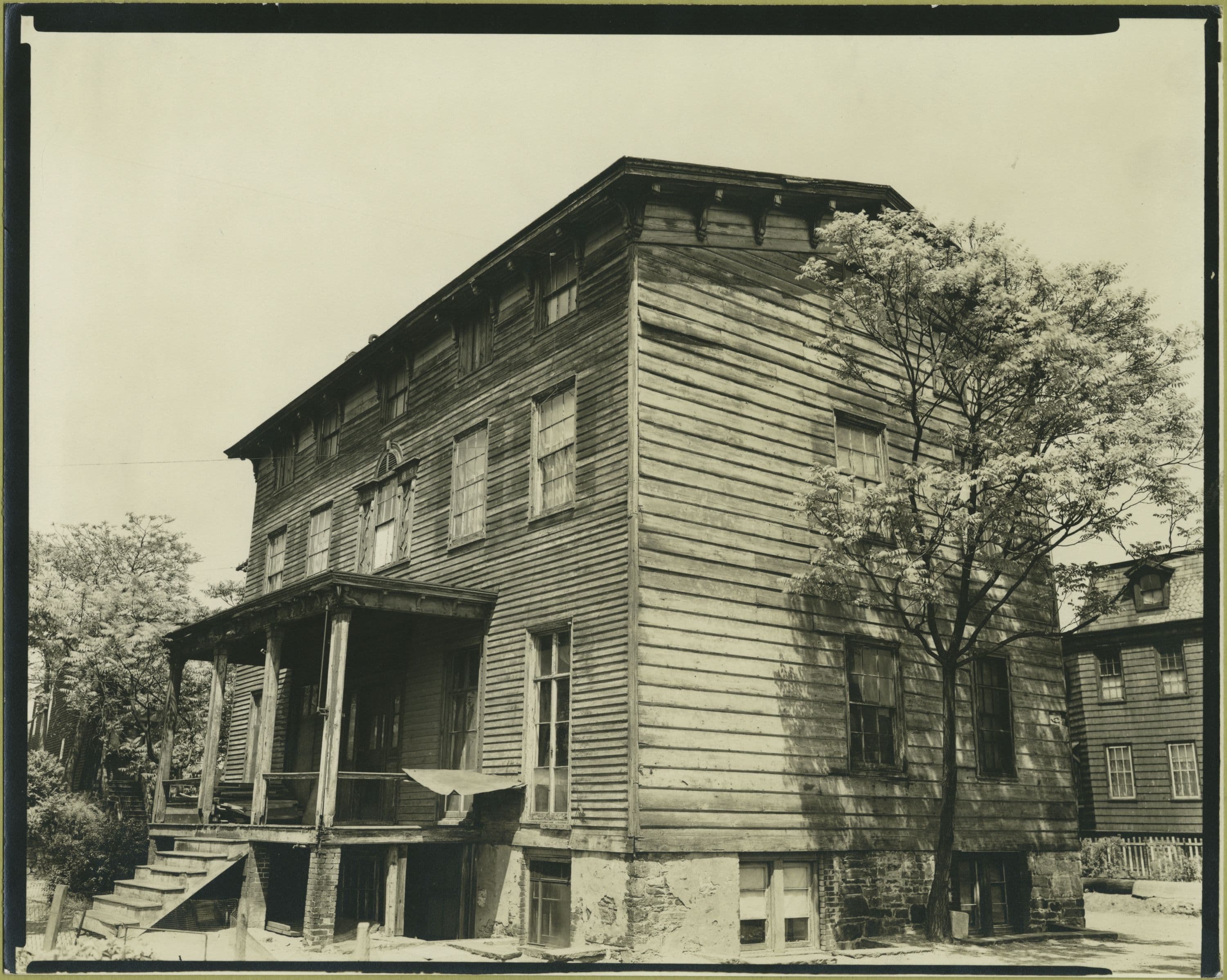 Queens: Vernon Boulevard - 30th Road.