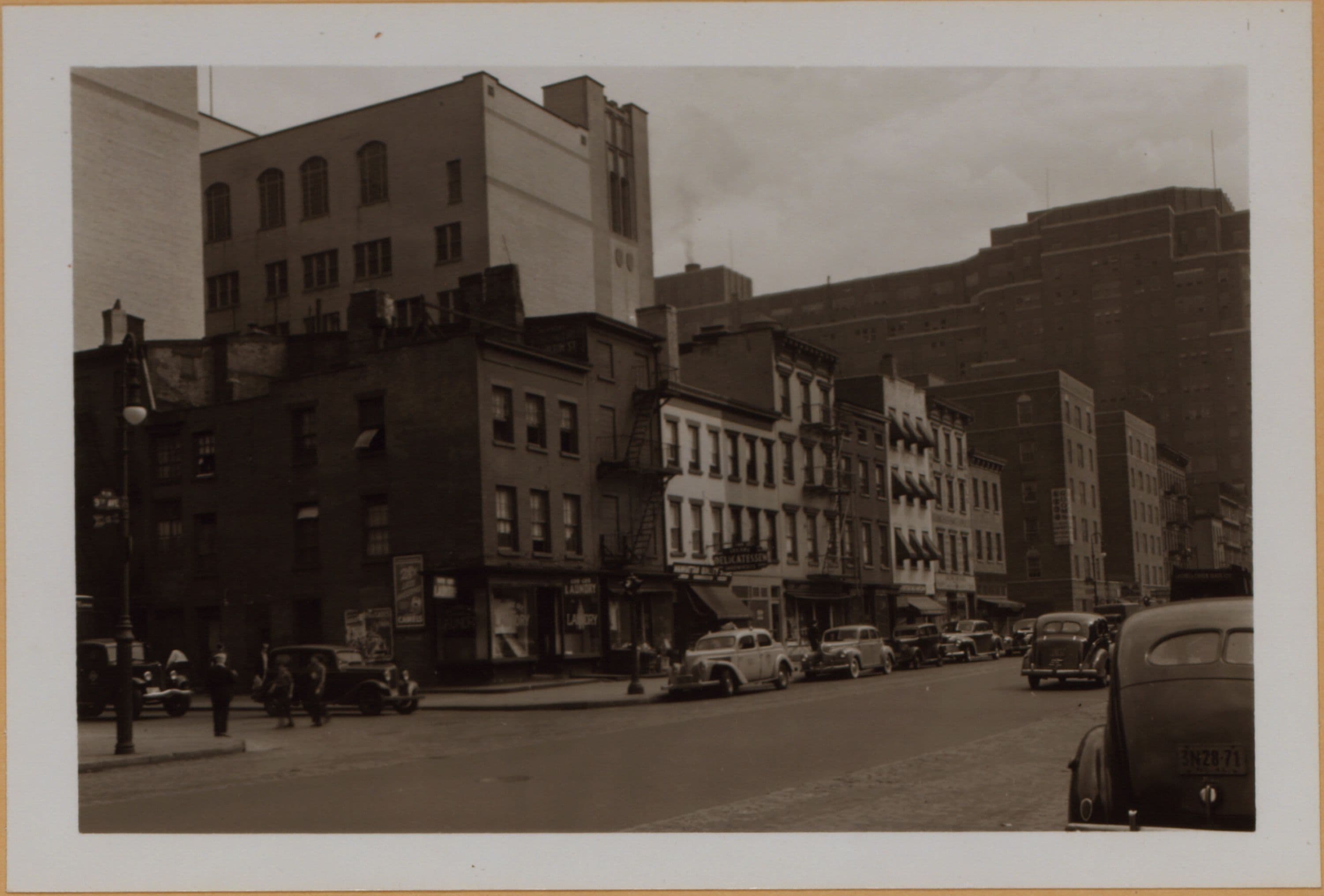 Manhattan: 9th Avenue - 19th Street, 1941