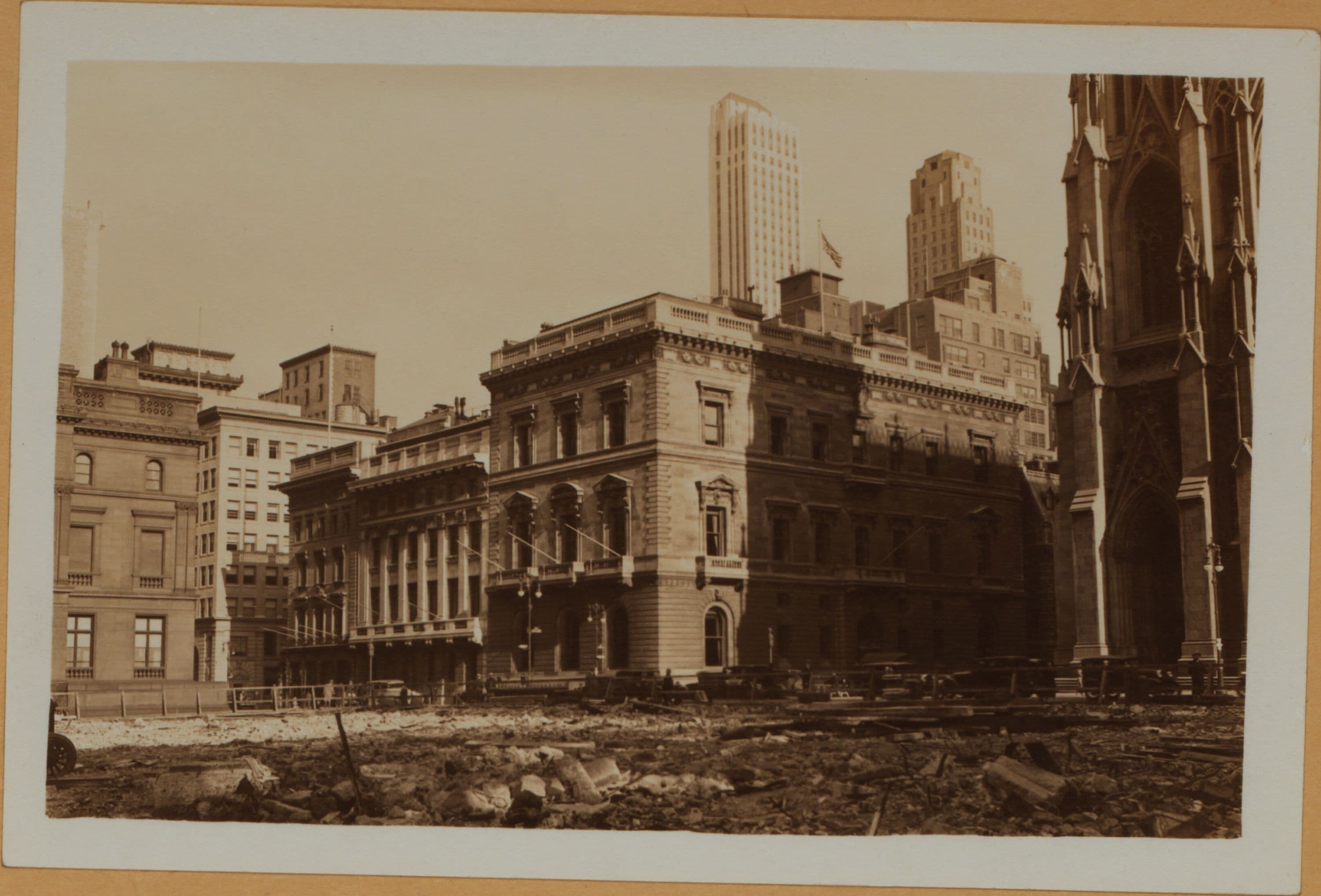 Manhattan: 5th Avenue - 51st Street (East)