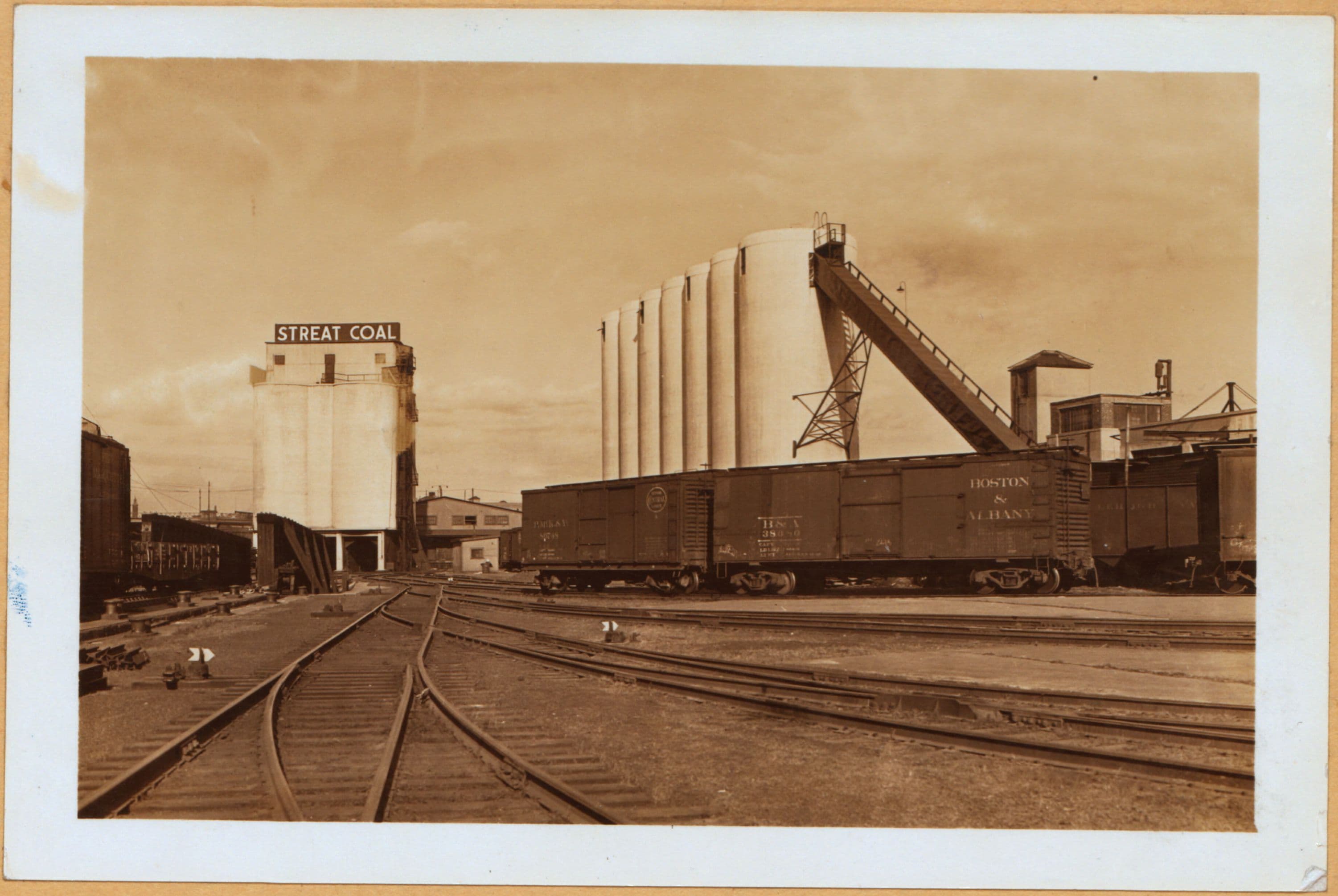 Bronx: Exterior Street - 146th Street (East)