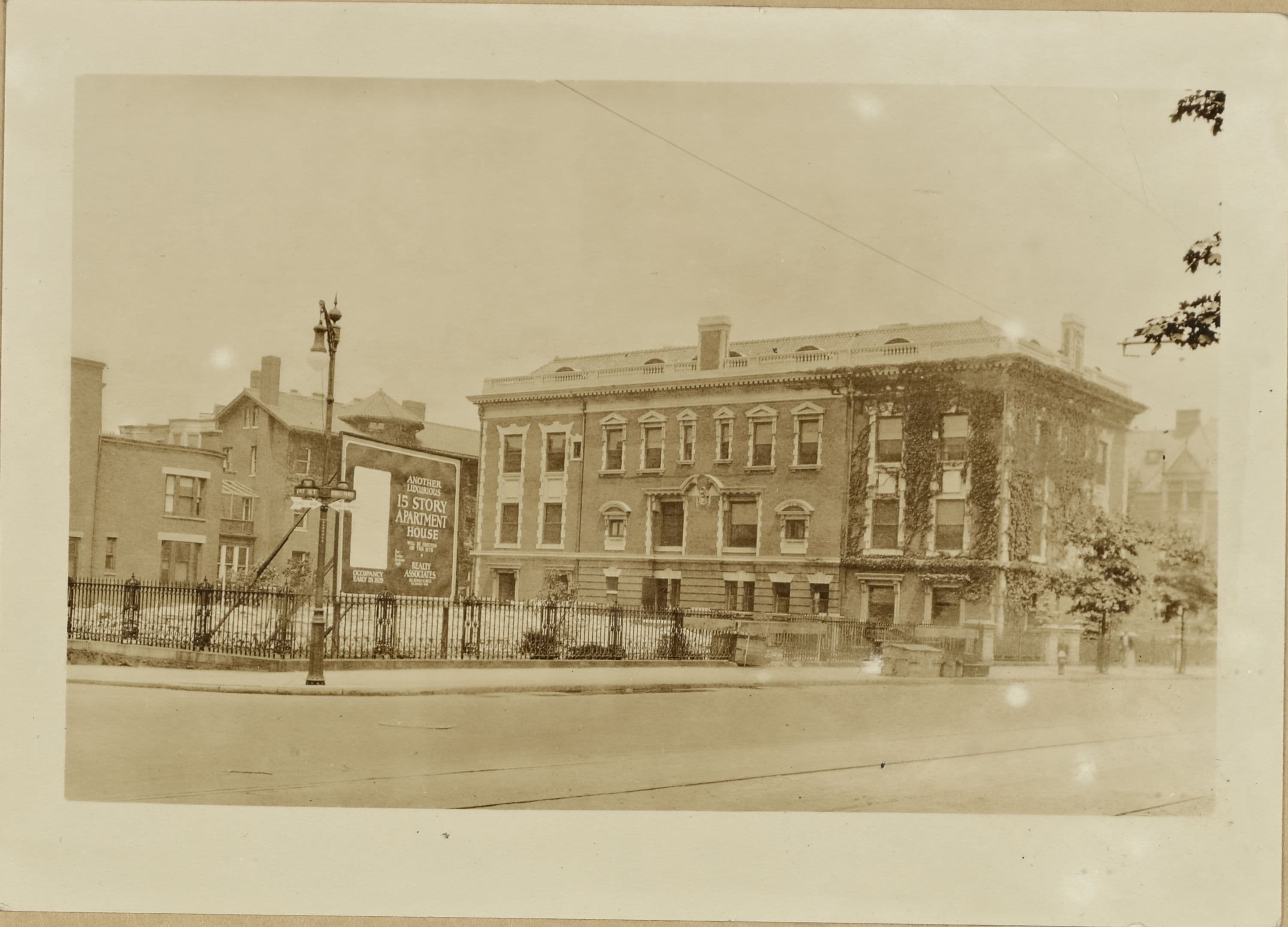 Brooklyn: Prospect Park West - 1st Street