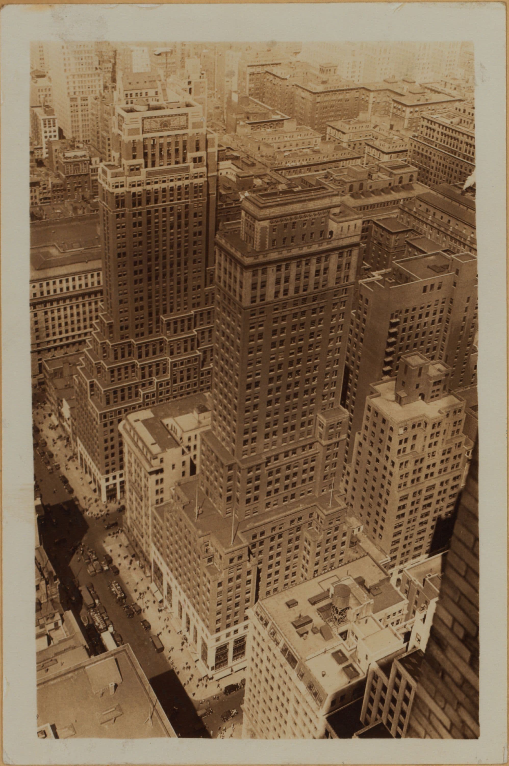 Manhattan: 5th Avenue - [Between 39th and 45th Streets]