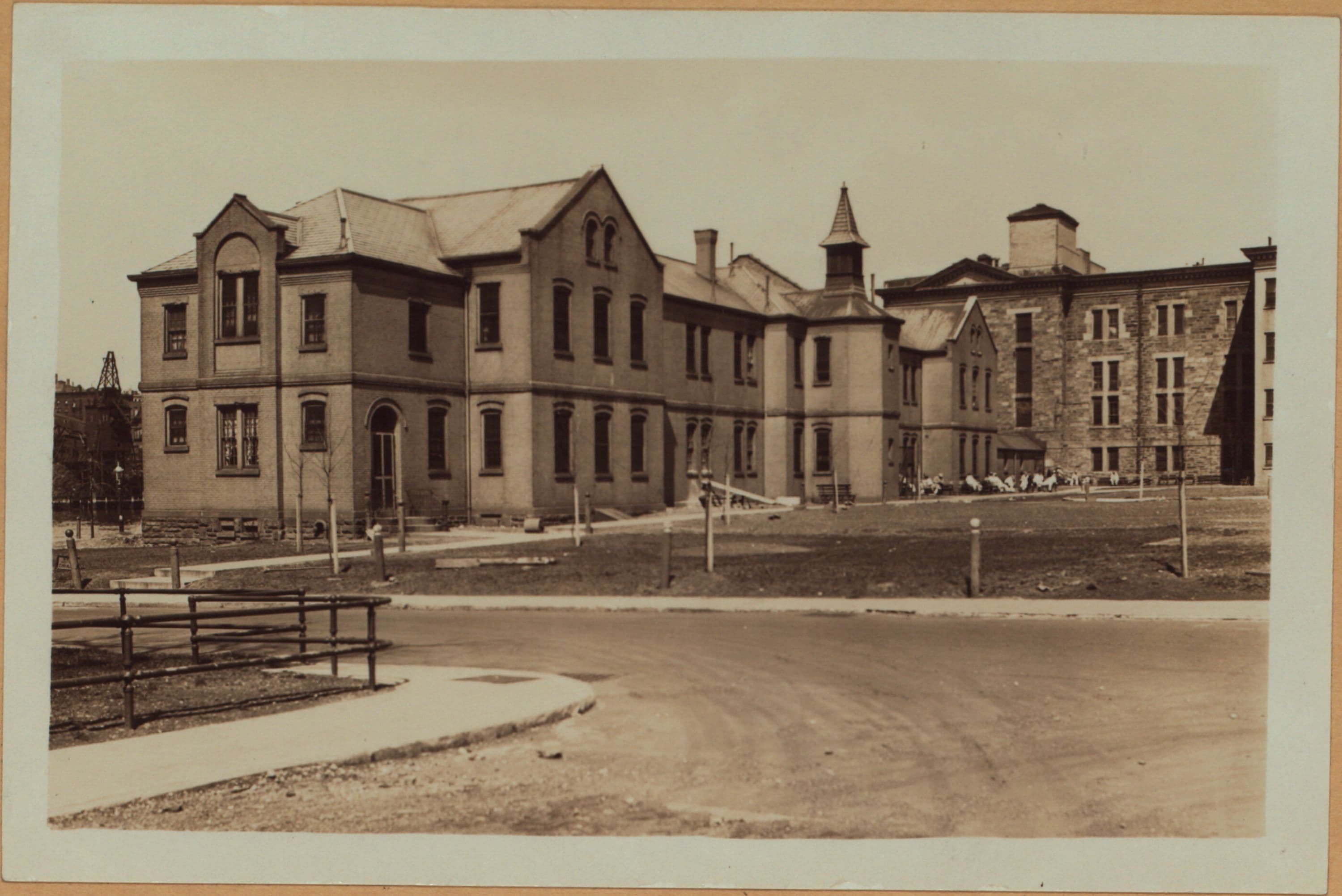 Manhattan: Welfare Island - Metropolitan Hospital., 1933