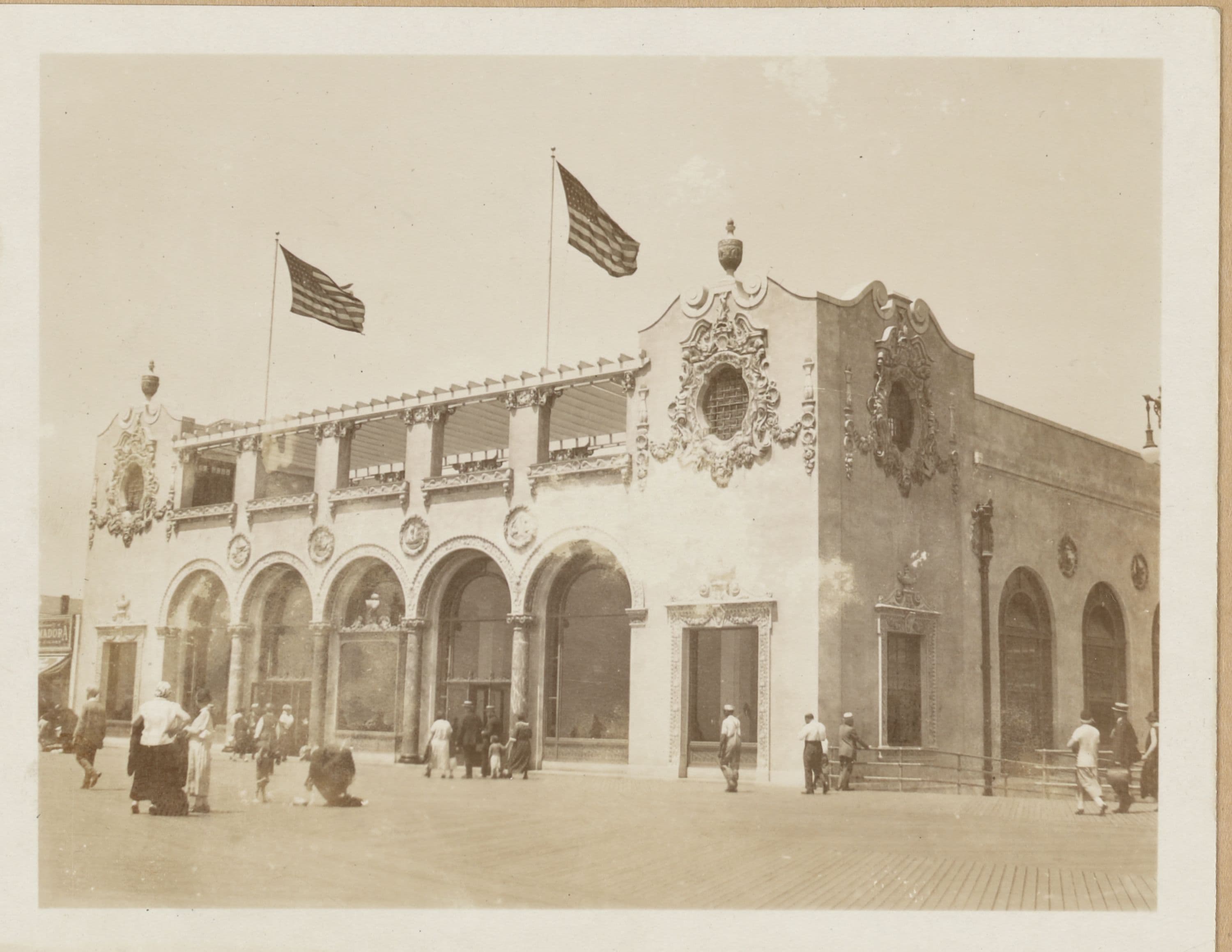 Islands - Coney Island - [Riegelmann boardwalk - Child's Restaurant - Washington Baths.]