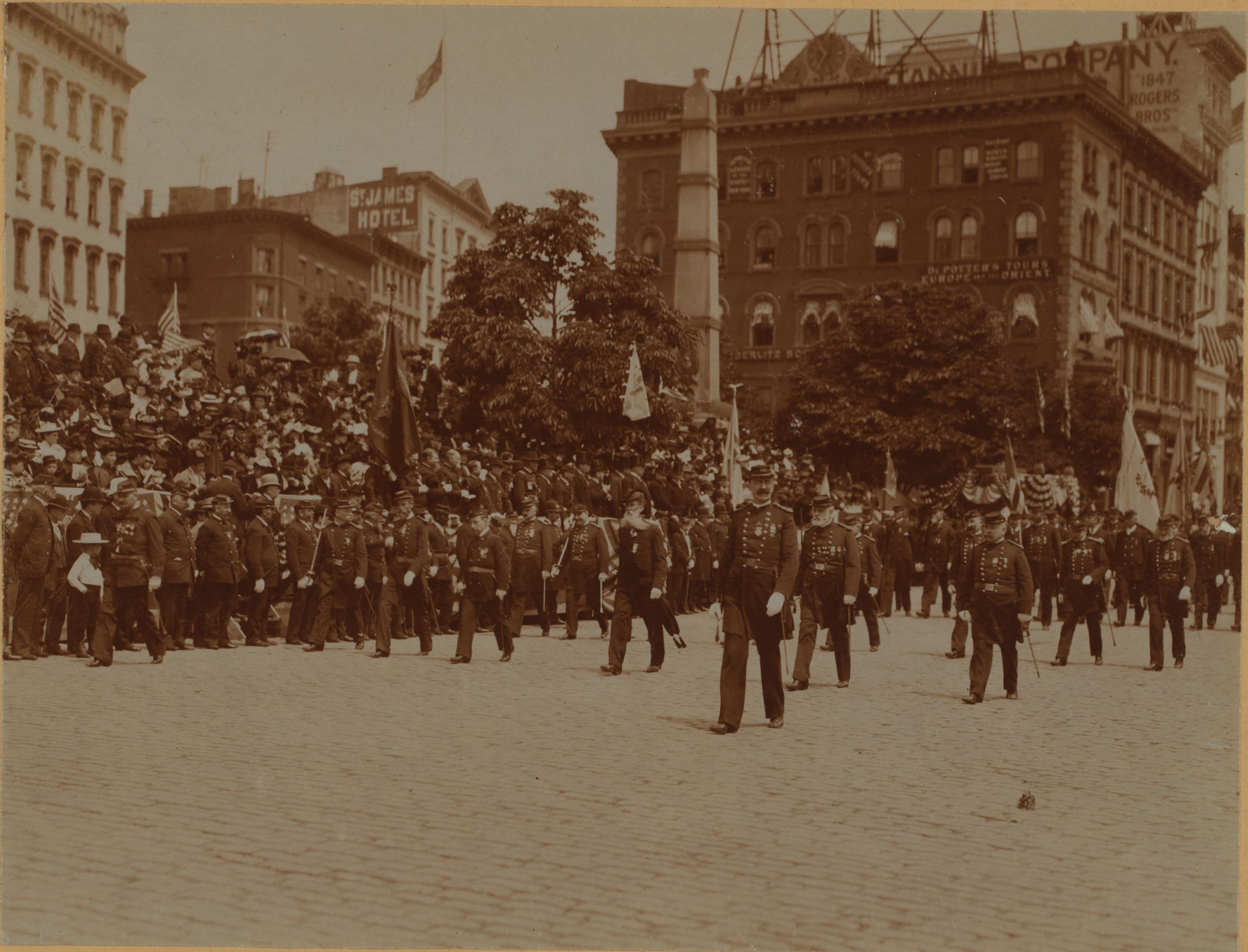 Celebrations - Parades - Municipal events - Decoration Day Parade.