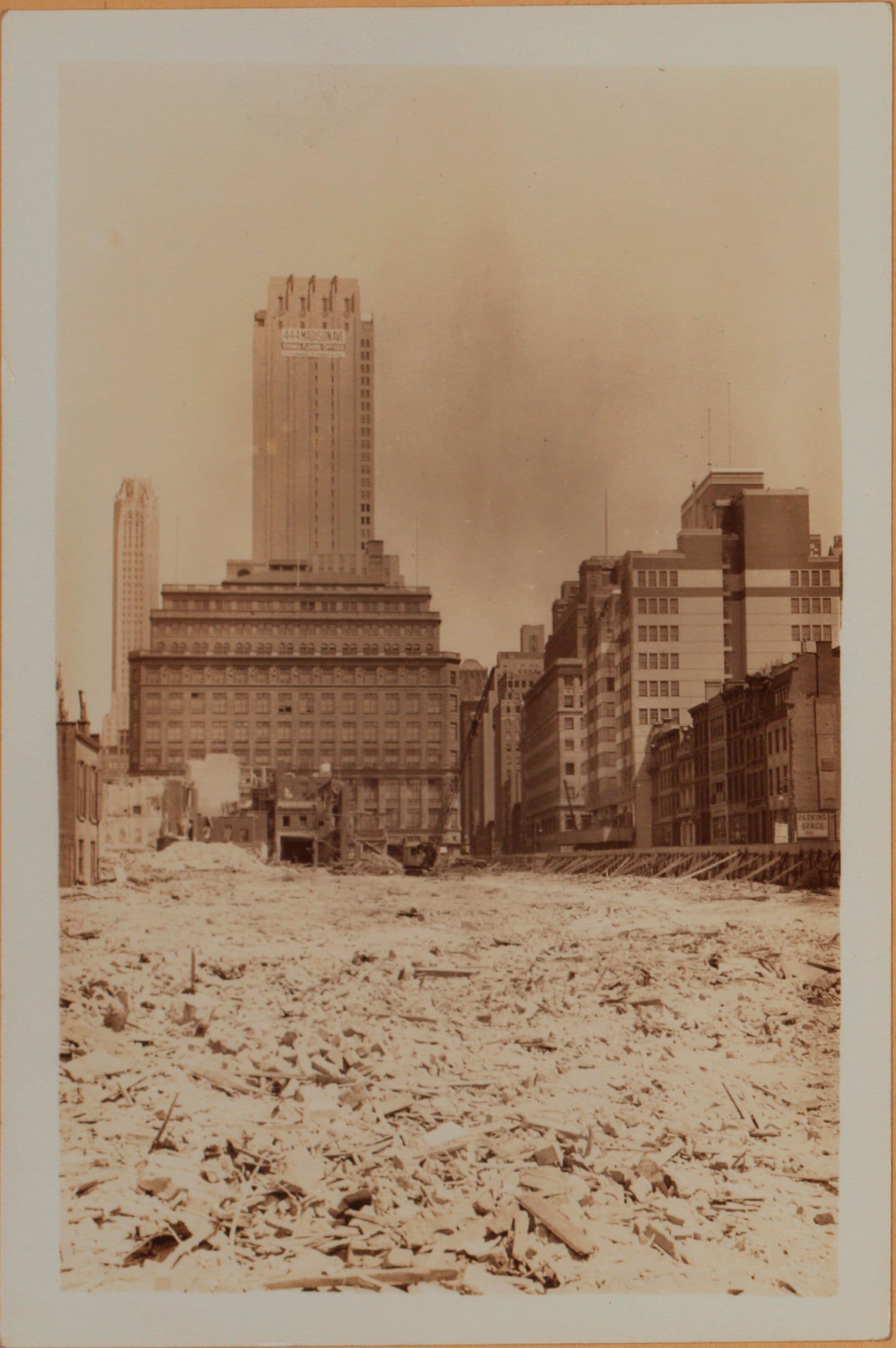 Manhattan: 6th Avenue - 49th Street (West)