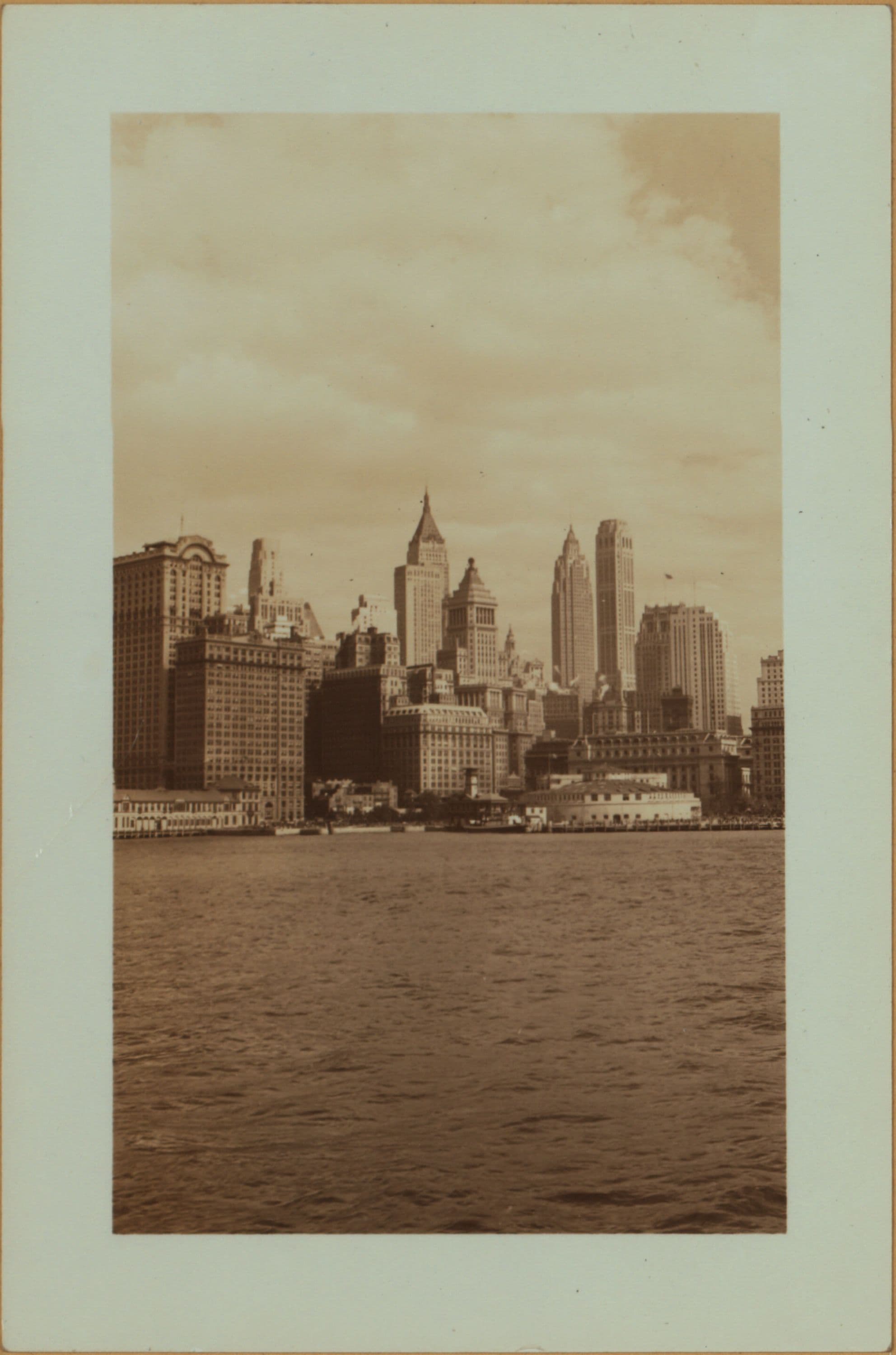 North (Hudson) River - Shore and skyline - Manhattan - Battery - 14th Street - [New York Aquarium.]