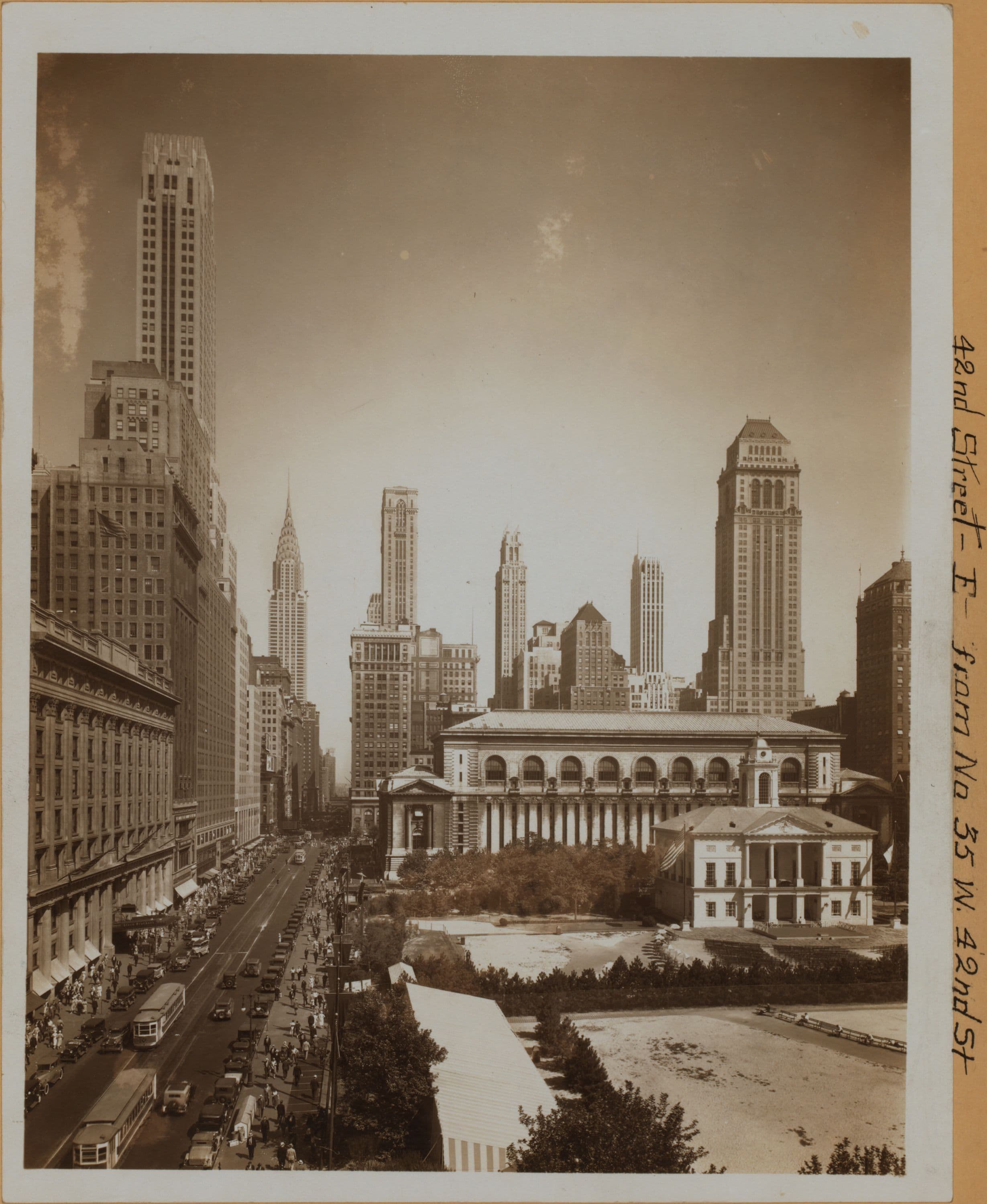 Manhattan: 42nd Street - 6th Avenue.