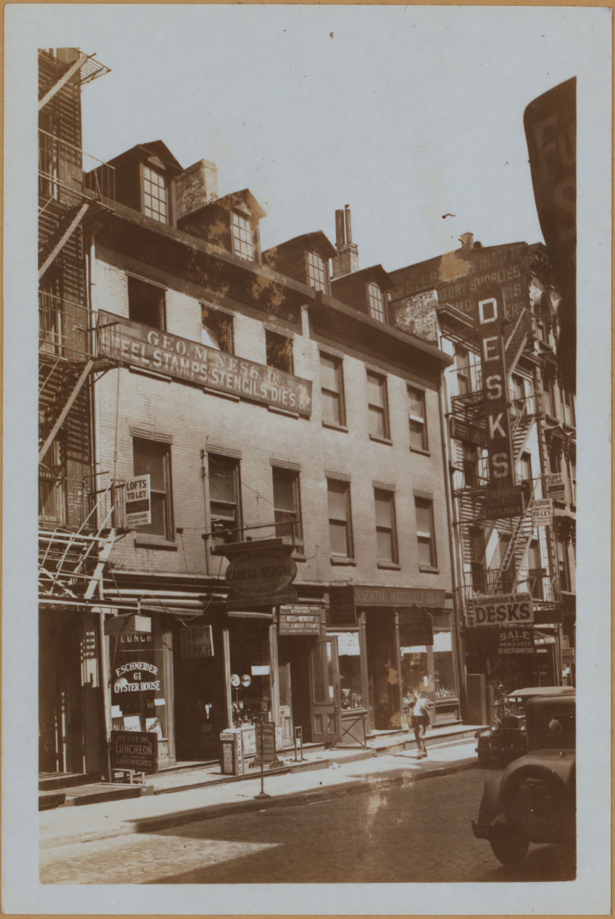 Manhattan: Fulton Street - Cliff Street
