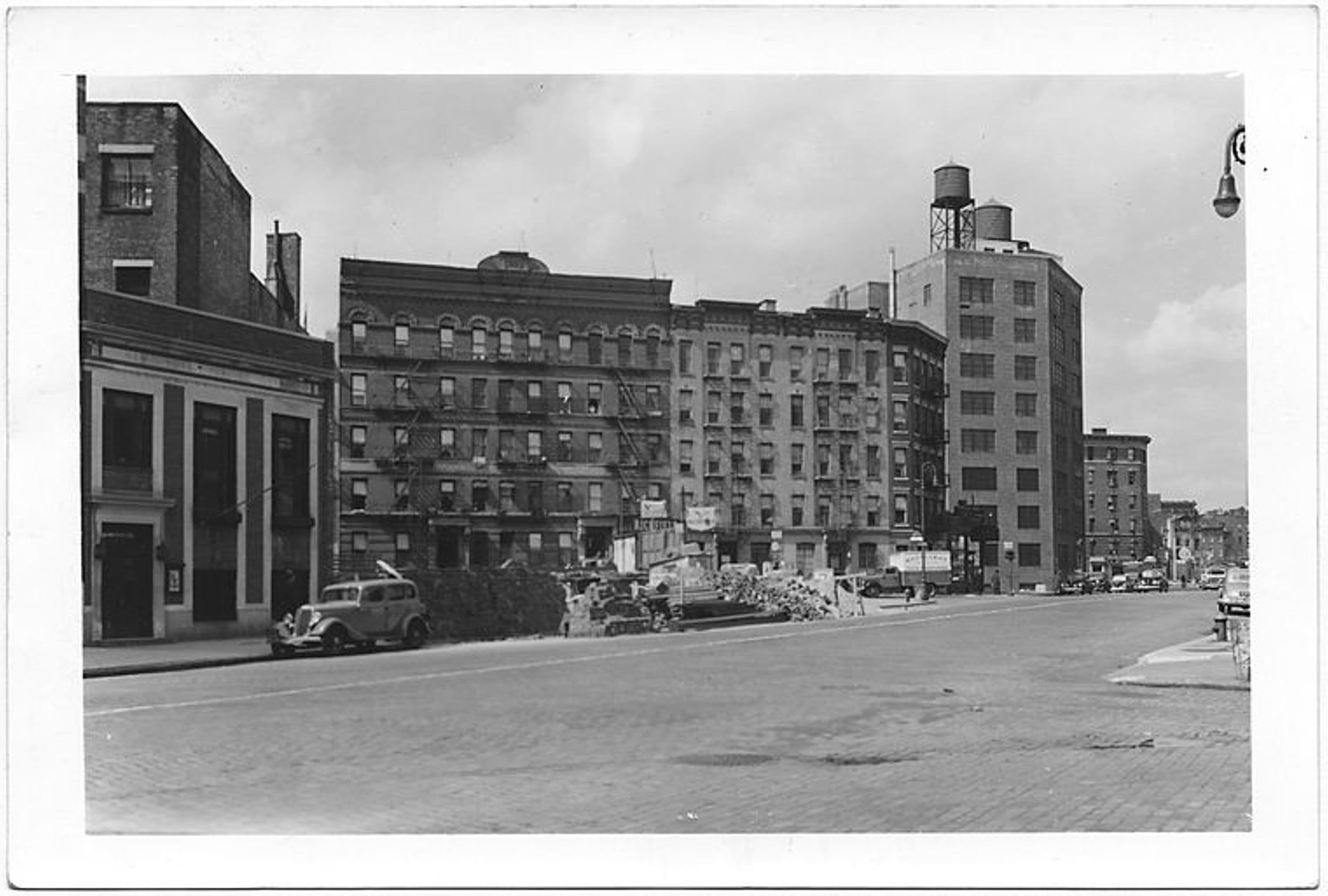 7th Avenue at Leroy Street and , West side to South, Manhattan