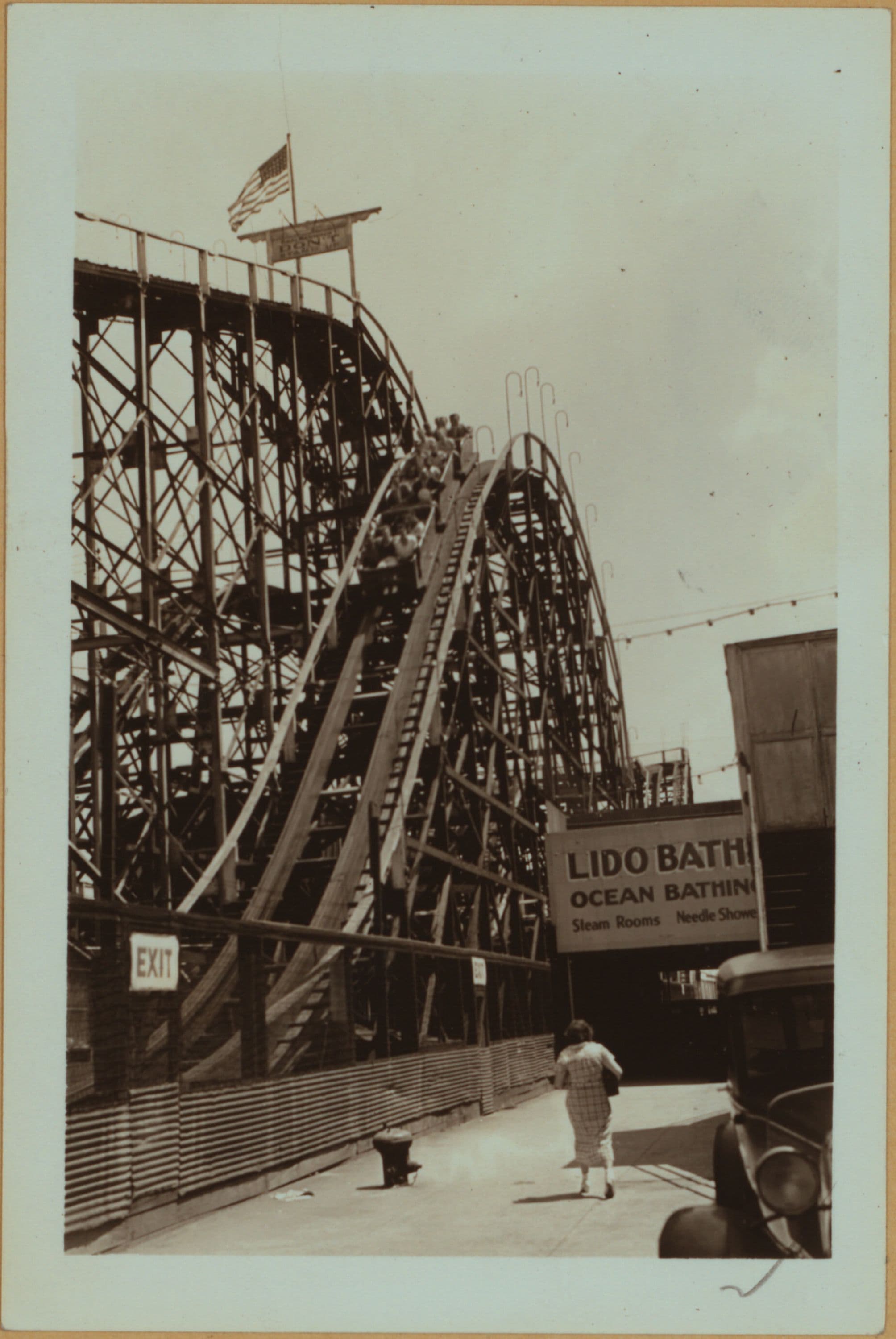 Islands - Coney Island - Brooklyn - [Rollercoaster].
