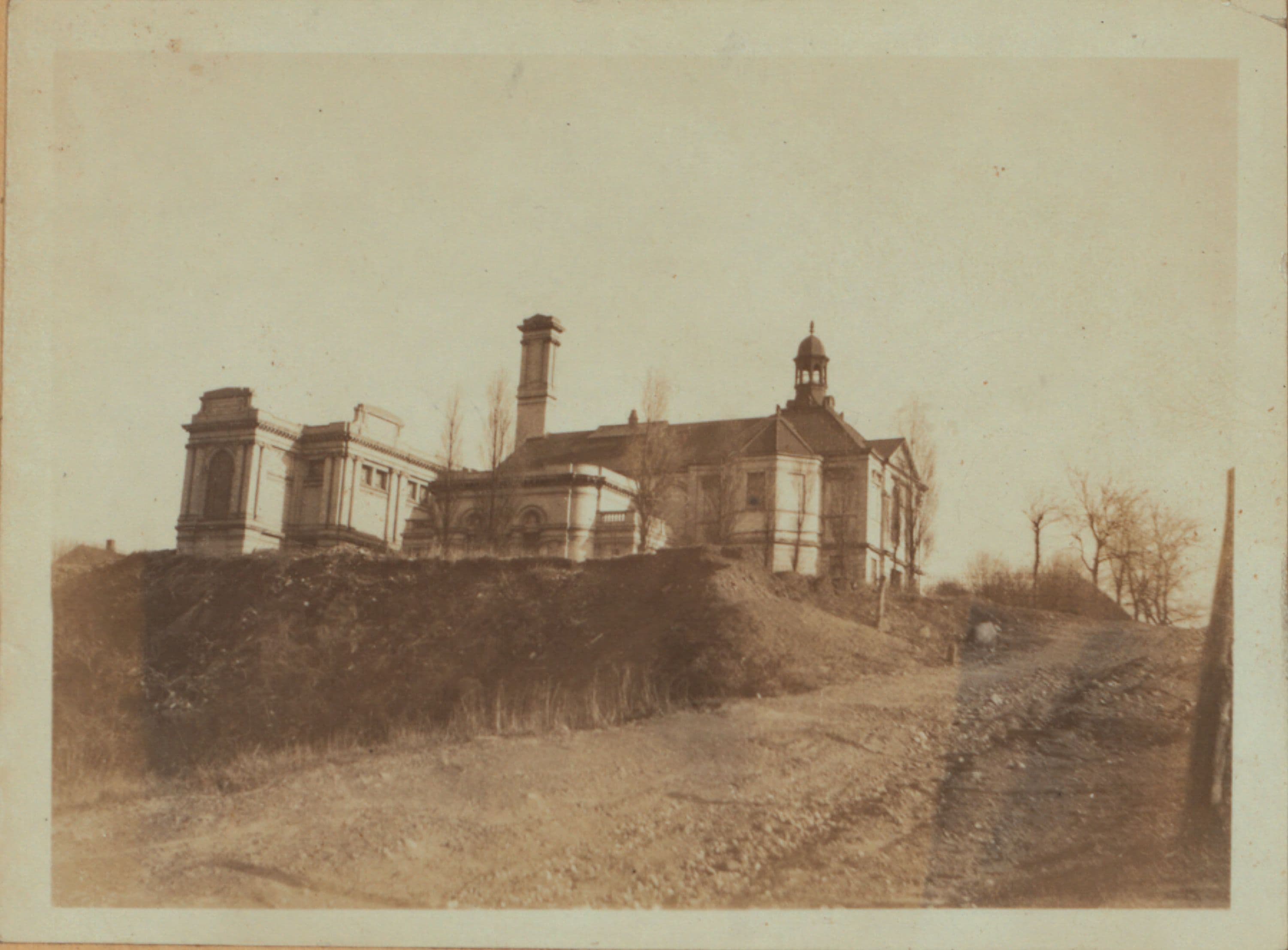 Queens: Mount Olivet Crescent - 62nd Avenue