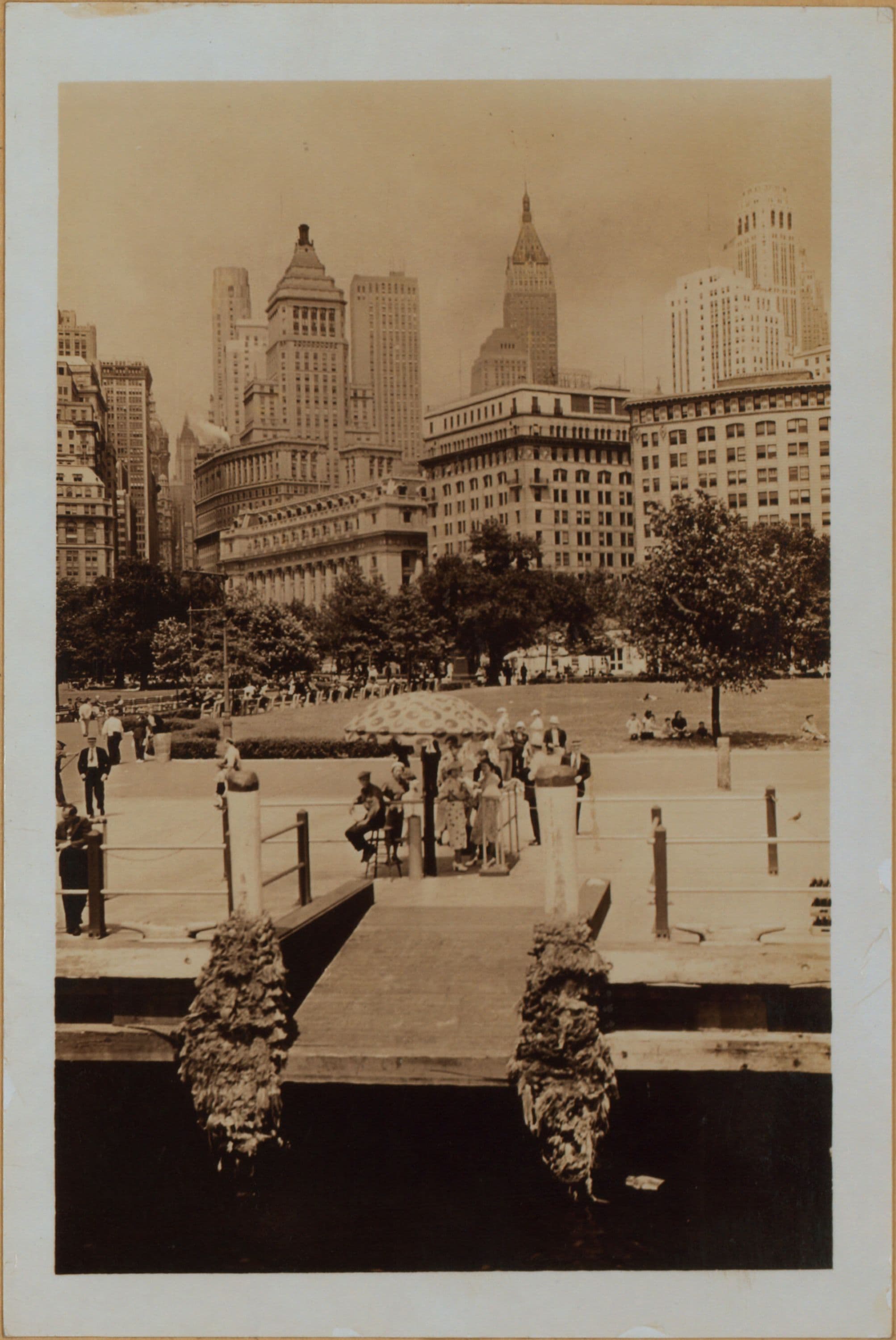 Manhattan: Battery Park - Broadway (North)., 1937