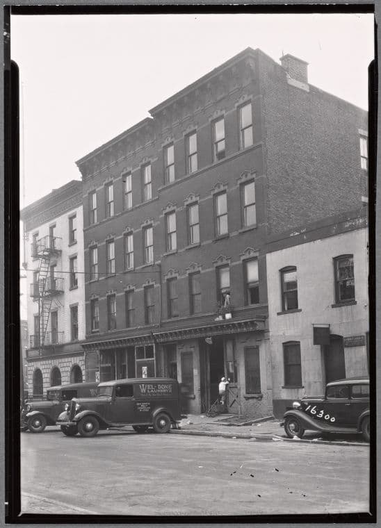Tenements & storefronts; Summit Paint Corp.: Summit St.-Hamilton Av-Columbia St., Brooklyn
