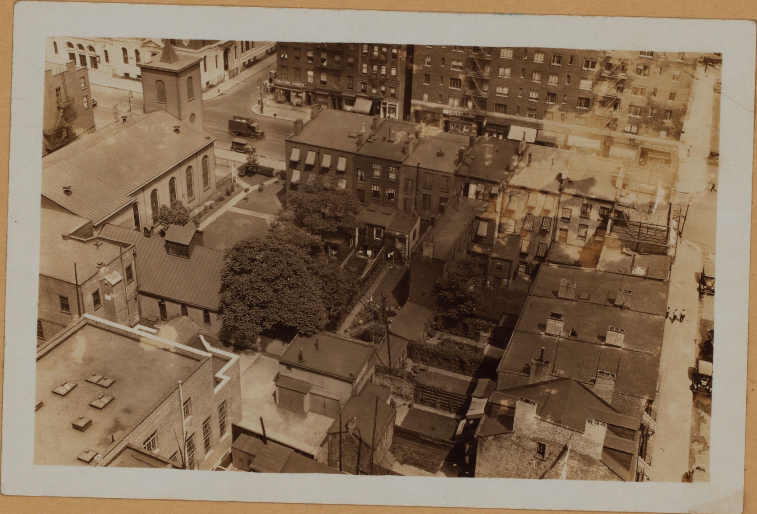 Manhattan: Hudson Street - Barrow Street