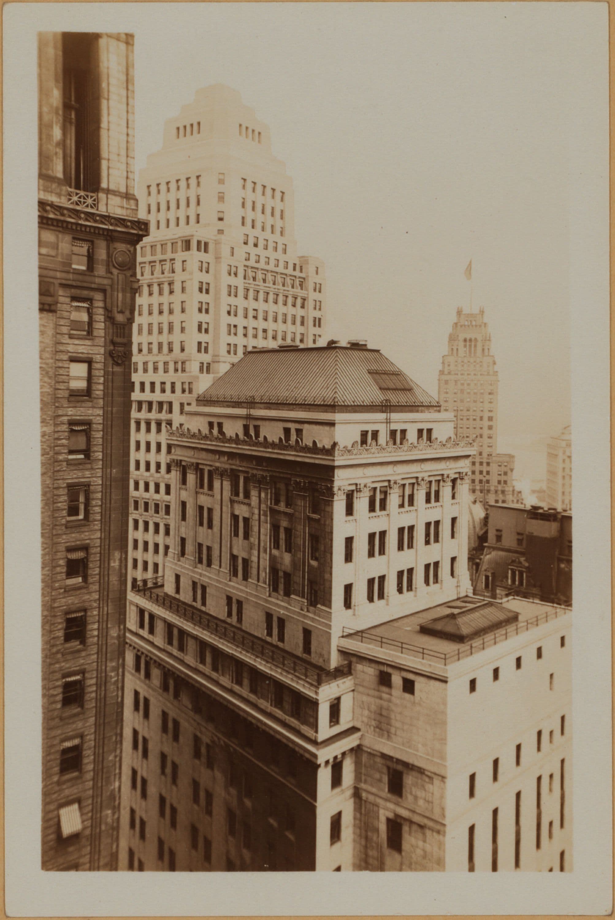 Manhattan: Broad Street - Wall Street