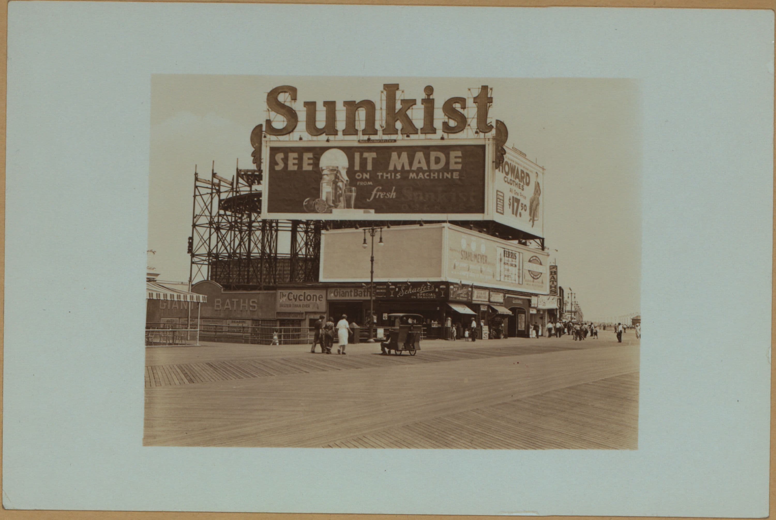 Islands - Coney Island - [Riegelmann boardwalk - Giant Baths.]