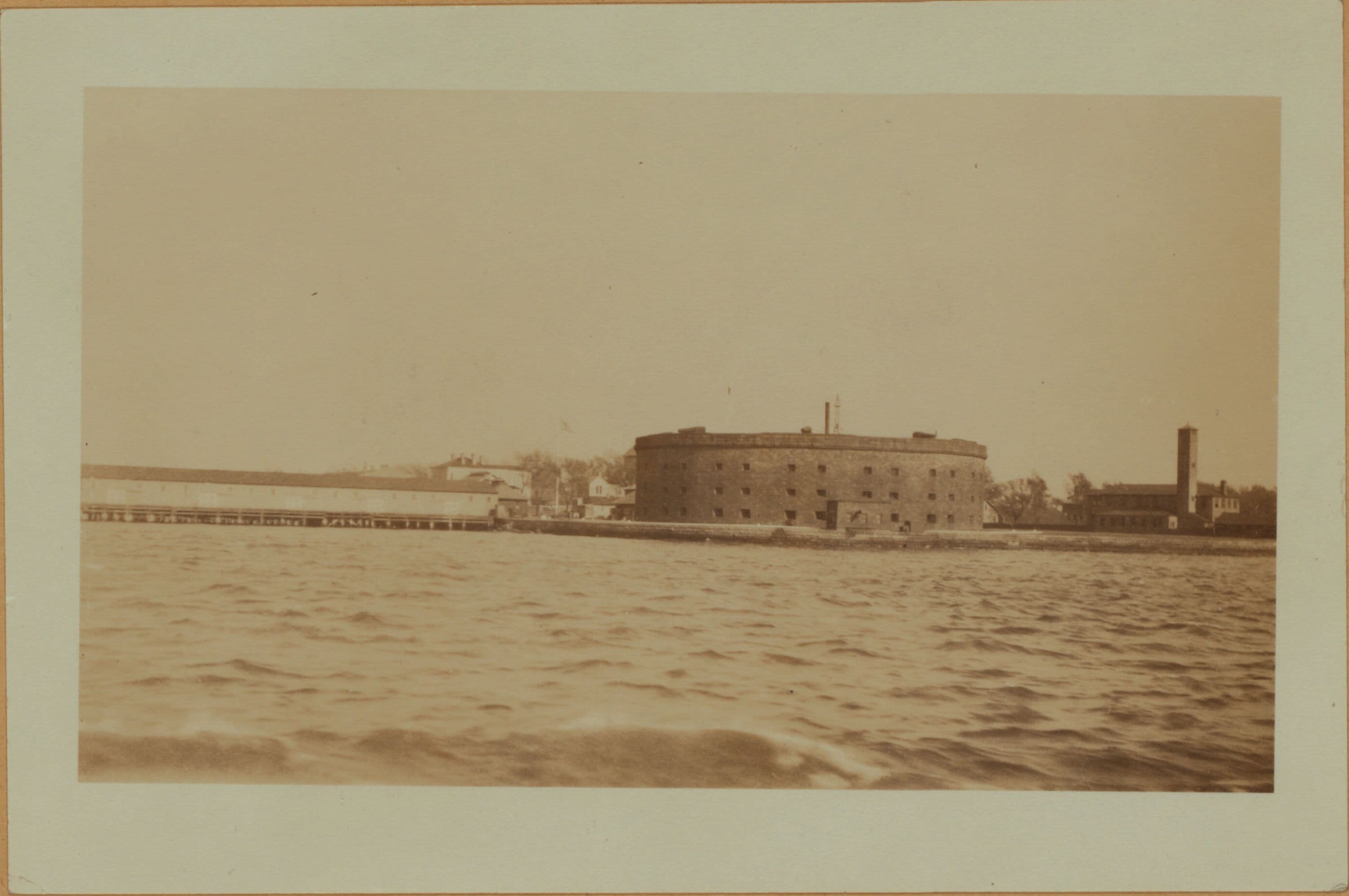 Islands - Governors Island - Castle William.