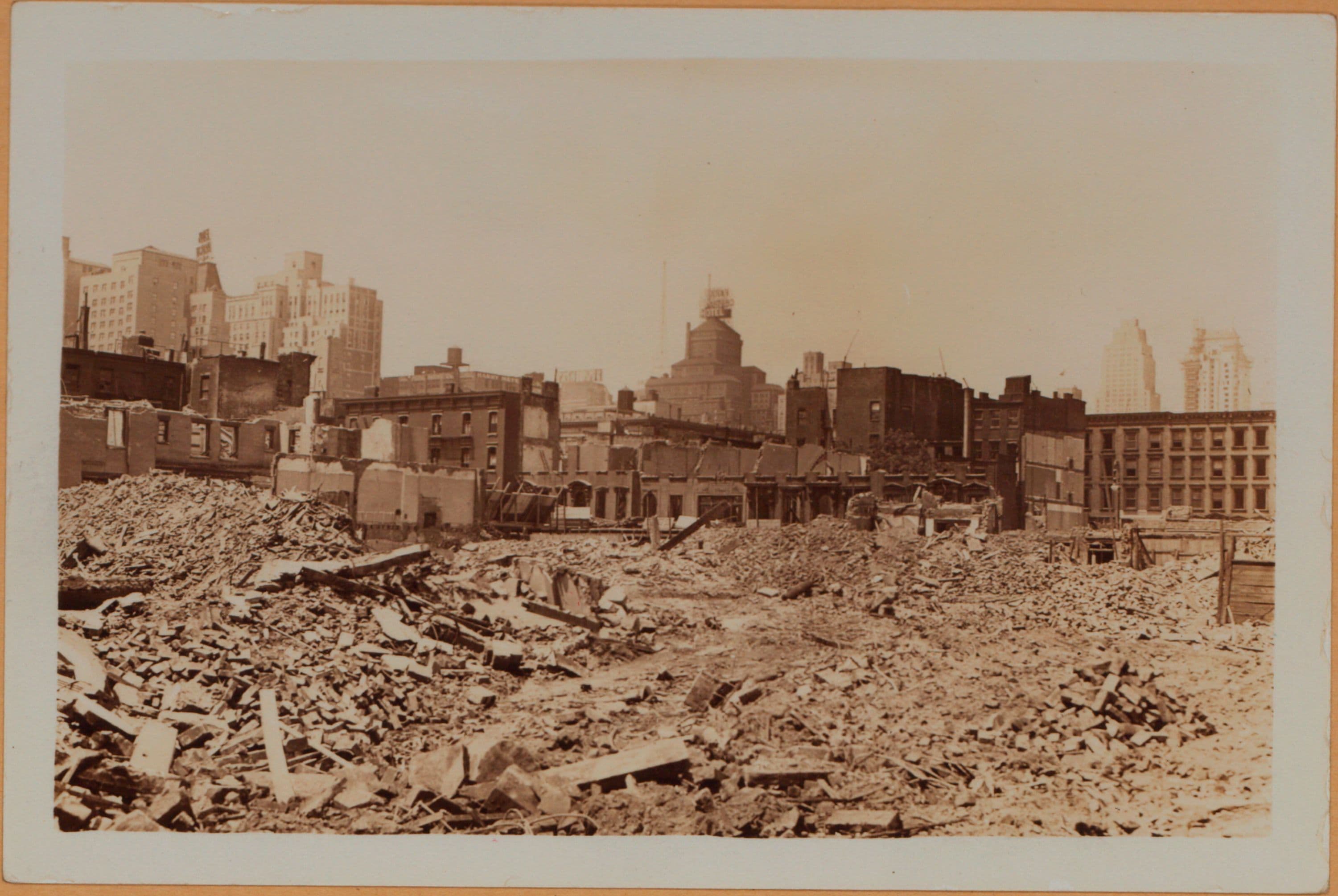 Manhattan: 6th Avenue - 49th Street (West)