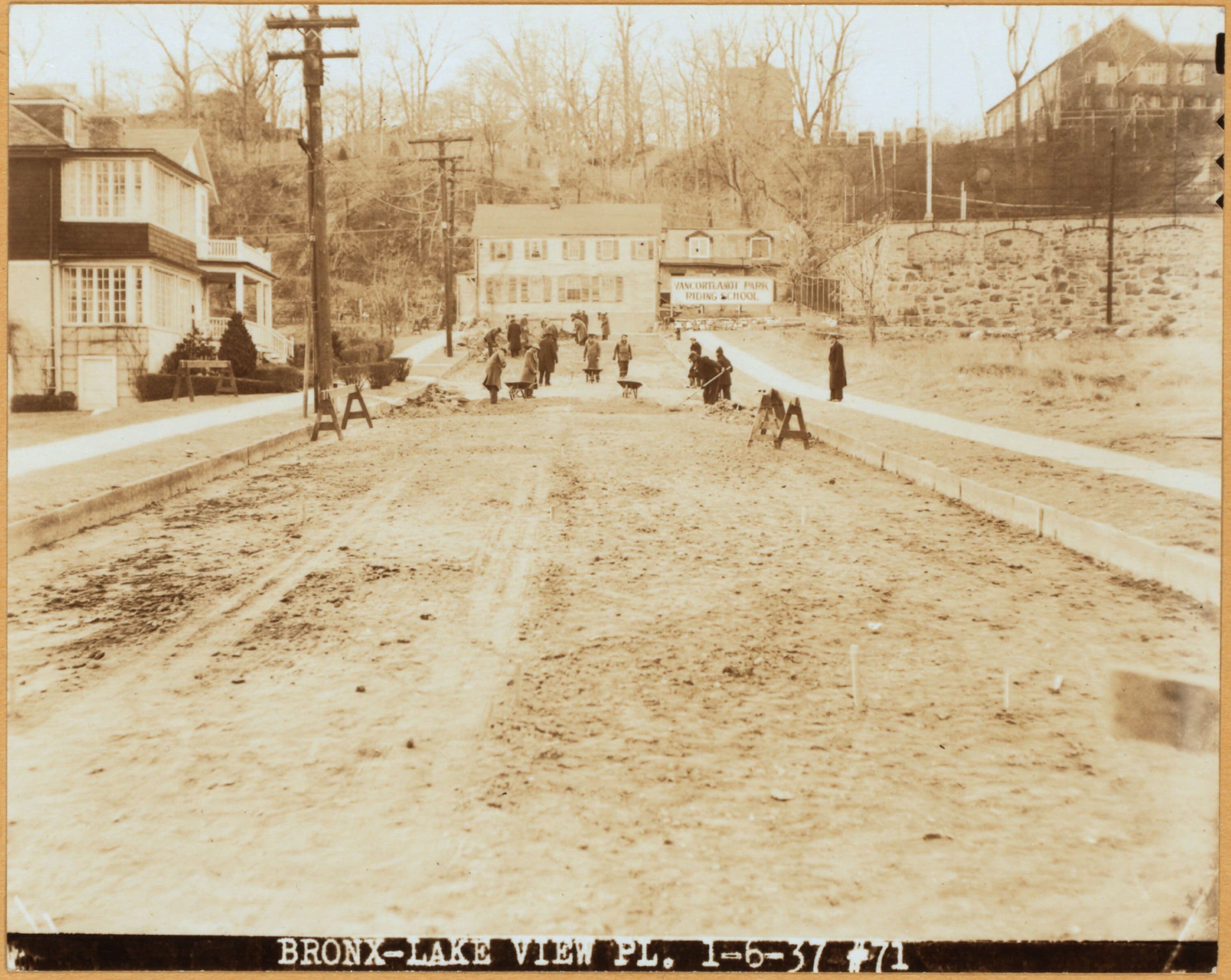Bronx: Lake View Place - Broadway