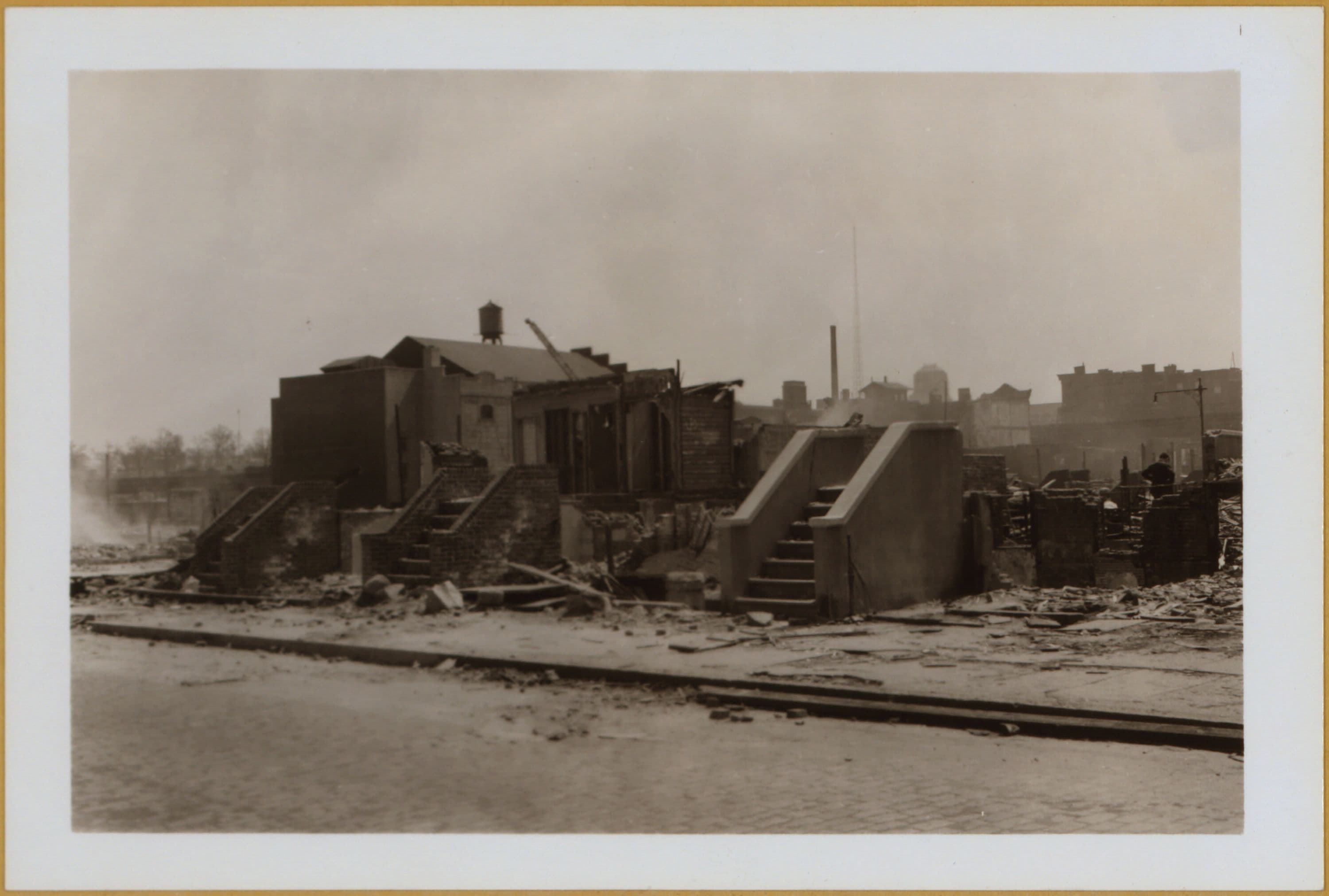 Brooklyn: Fleet Place - Johnson Street