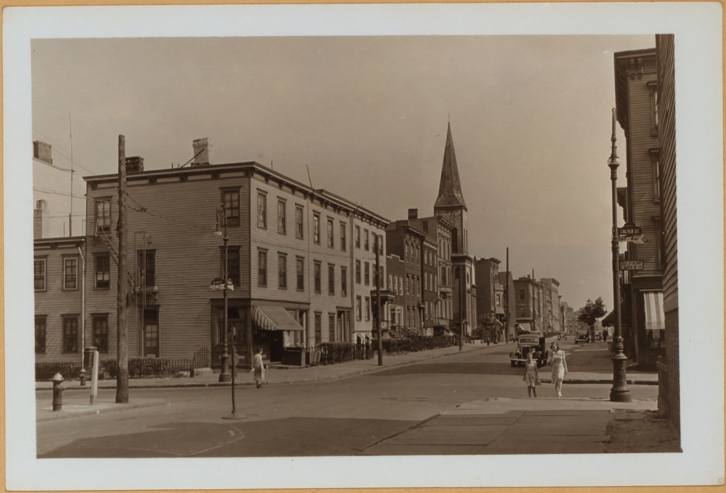 Brooklyn: Leonard Street - Calyer Street
