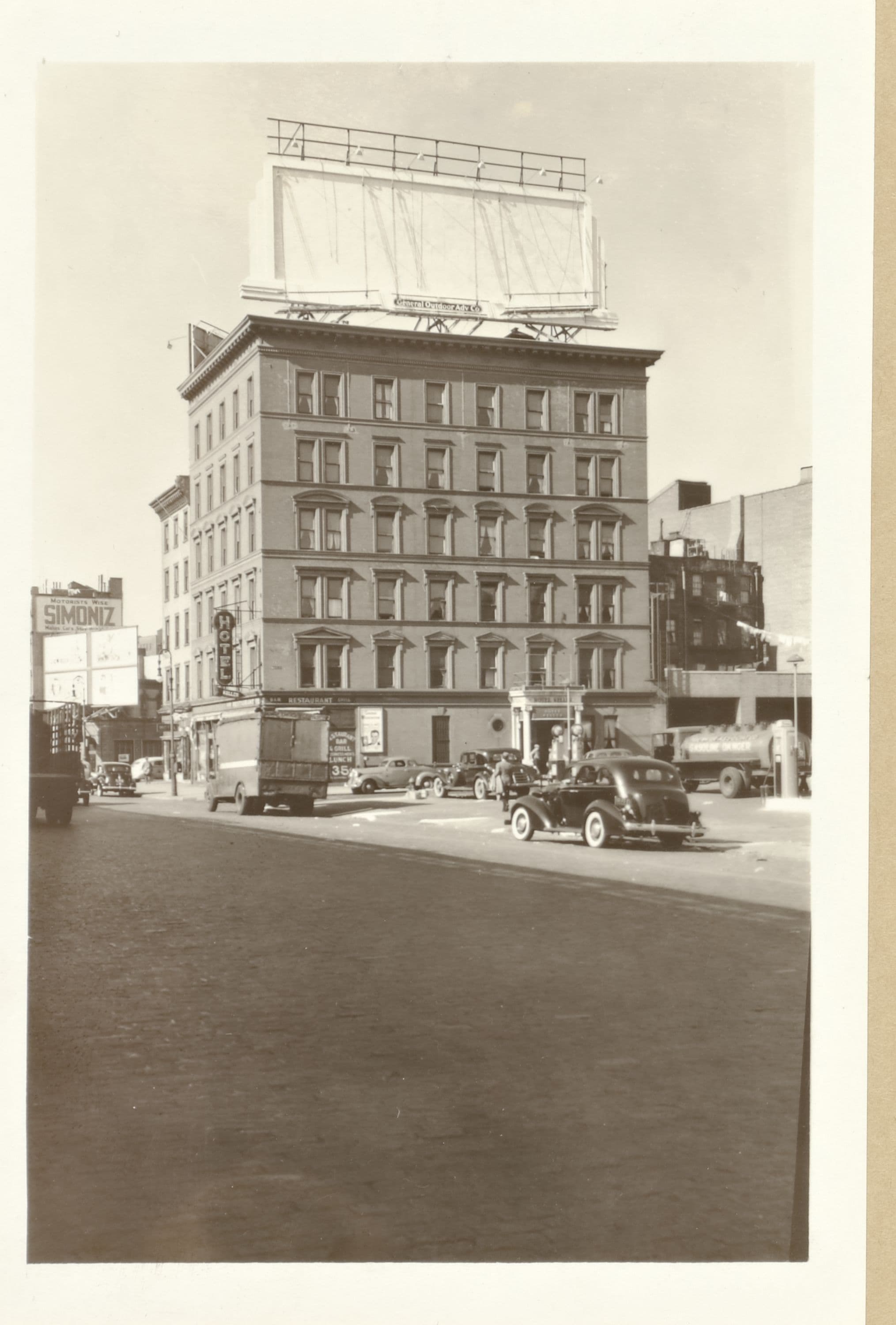 Manhattan: Barrow Street - West Street