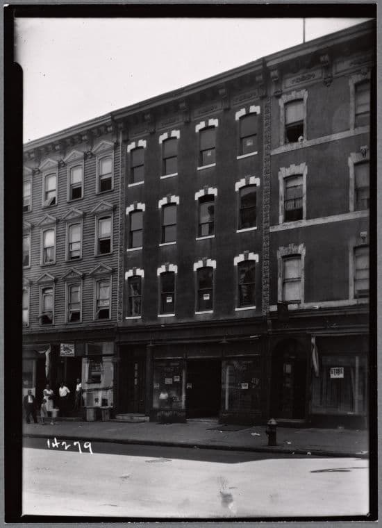 Vacant tenement; Henry Gunther Orthopedist: 211 Manhattan Ave.-Maujer St., Brooklyn