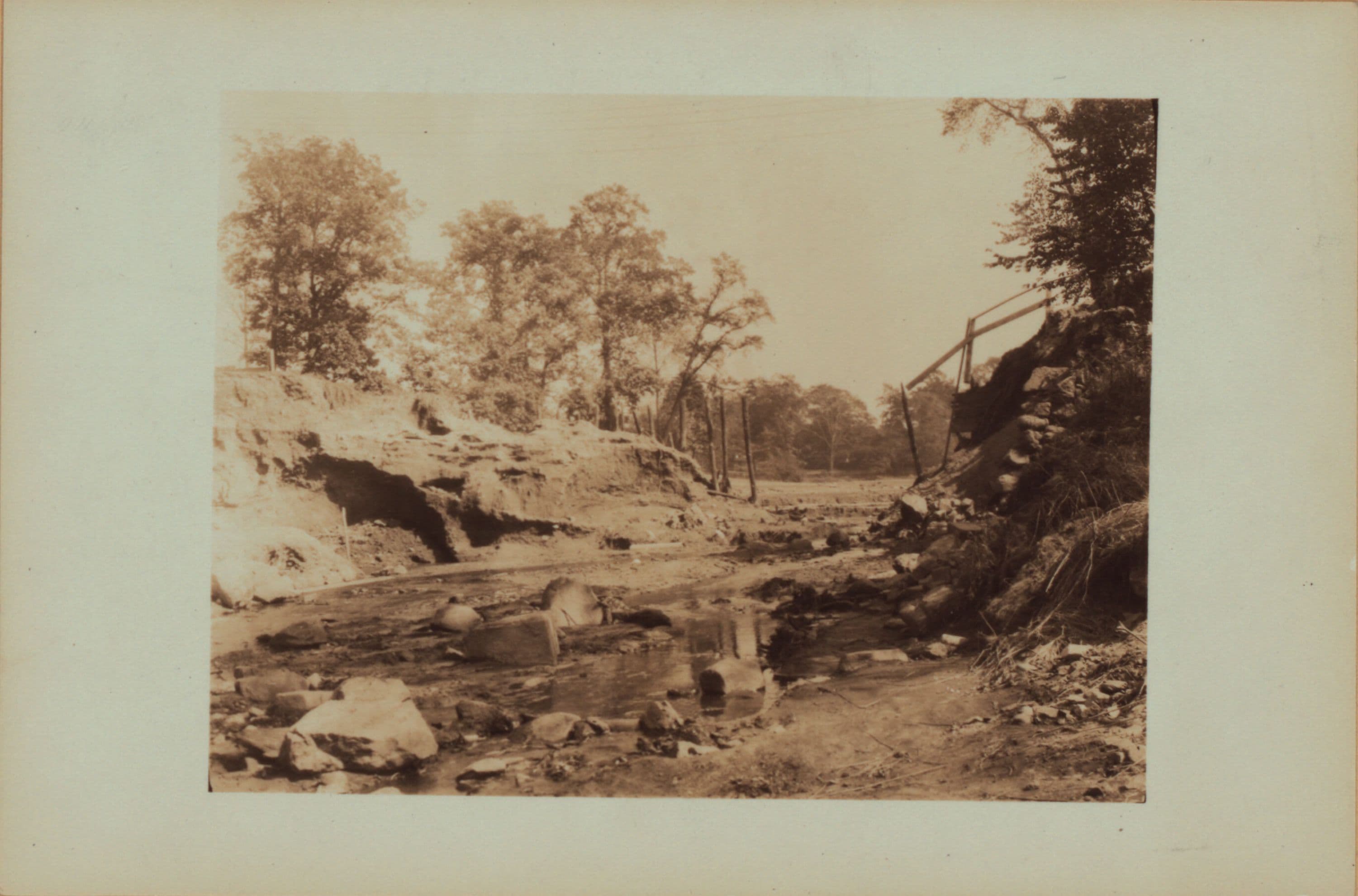 Richmond: [Staten Island] - Clove Lakes Park - Clove Lake dam.