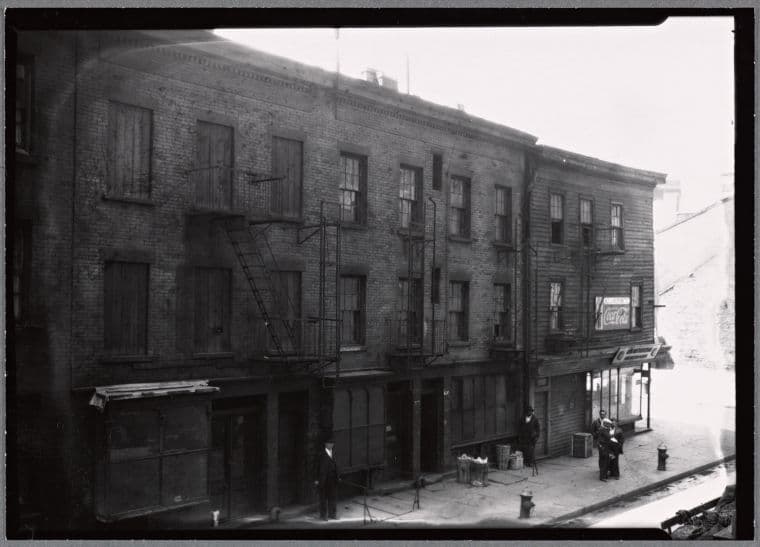 Tenement row, Al's Luncheonette: 40 Ann St - Nassau St, Manhattan