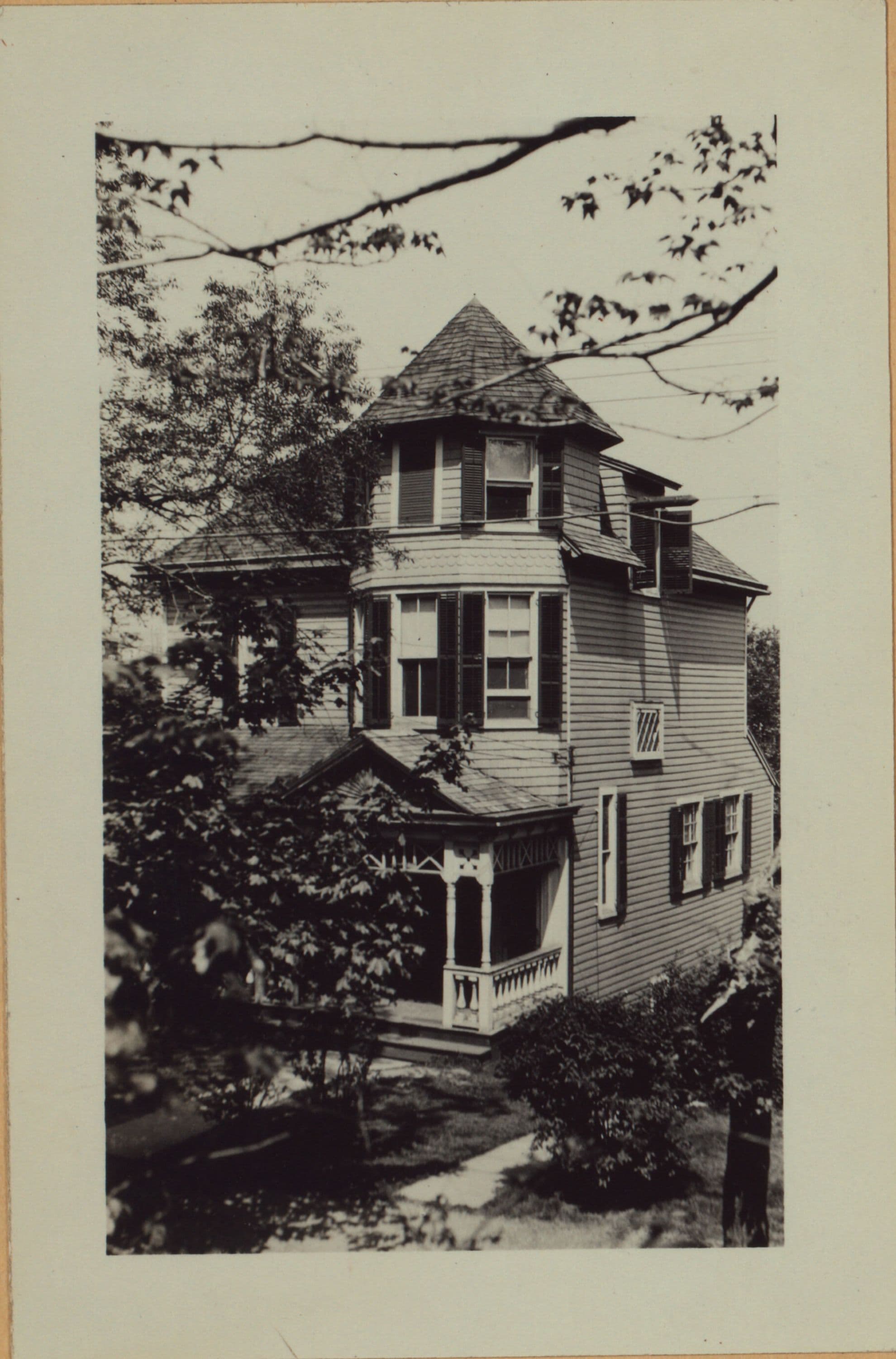 Richmond: Belair Road - Bay Street